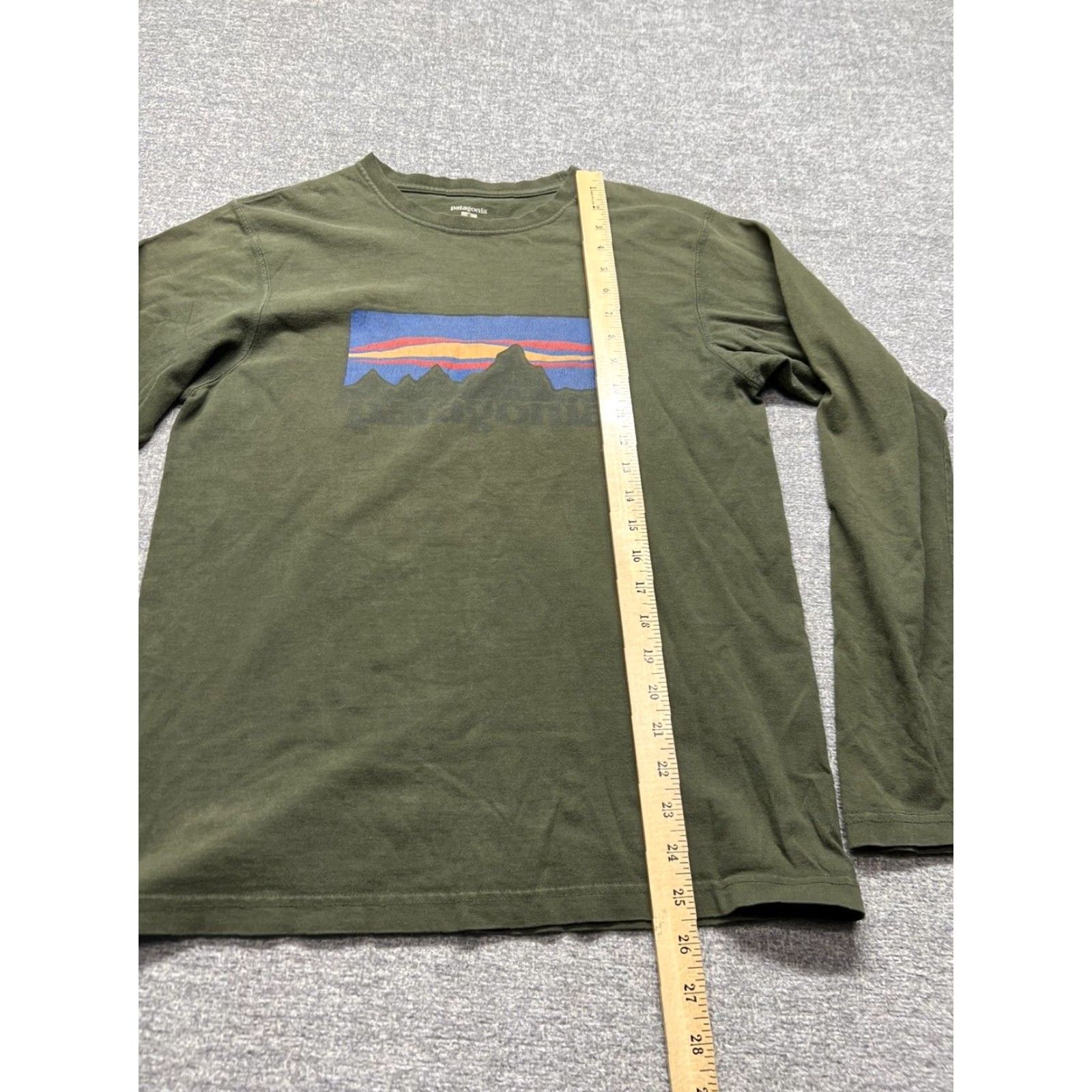 Patagonia Patagonia Shirt Long Sleeve Men S Green Logo Pullover Tee Size US S / EU 44-46 / 1 - 3 Thumbnail