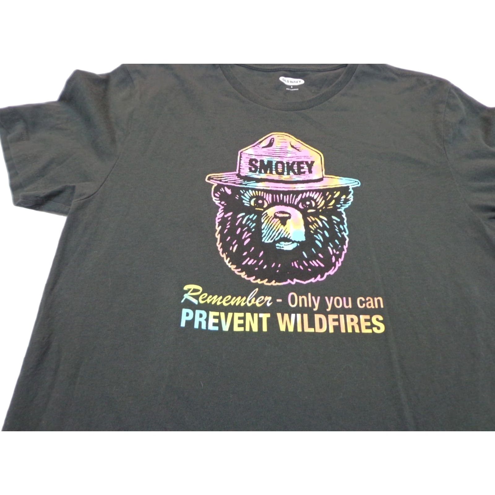 Old Navy Old Navy Smokey The Bear Shirt S Gray Cotton Short Sleeve Crew Neck Mens T-Shirt 2020s Nature Graphic Print Size US S / EU 44-46 / 1 - 1 Thumbnail