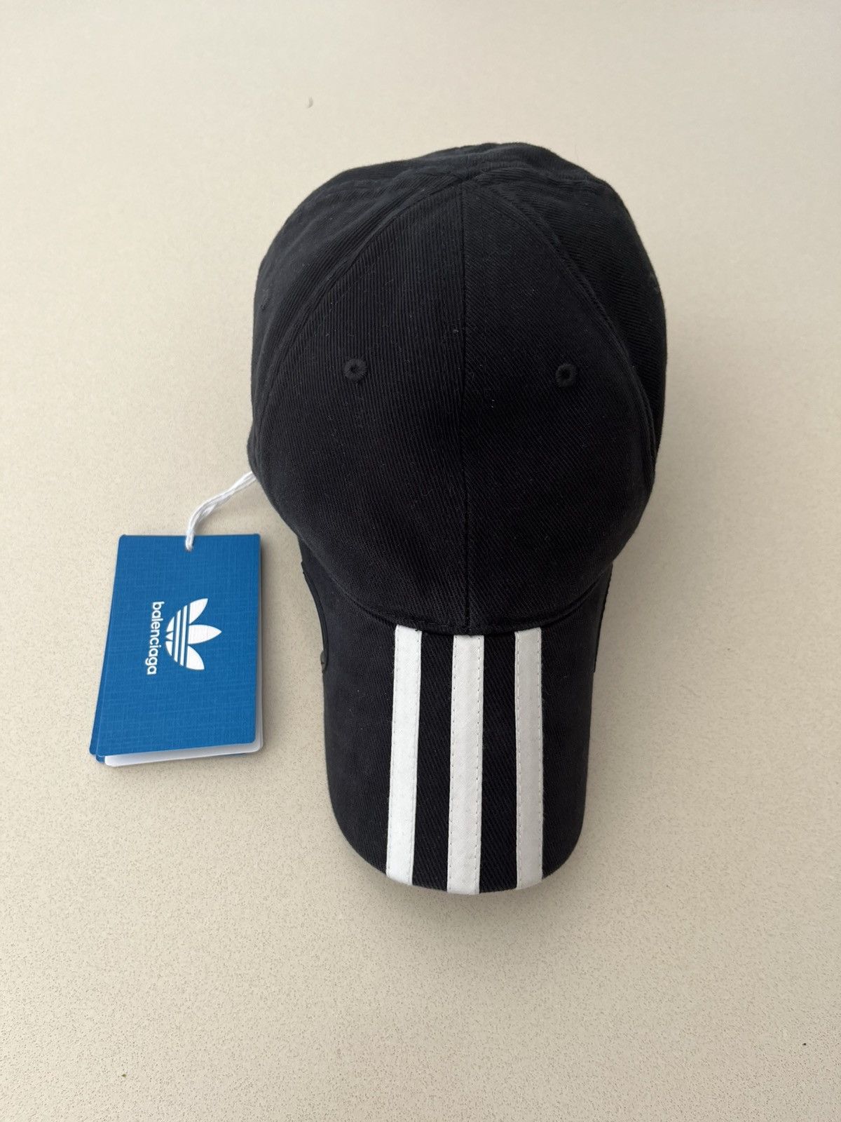 Balenciaga☓adidas　3ラインキャップ Balenciaga Balenciaga / Adidas Cap | Saks Fifth Avenue