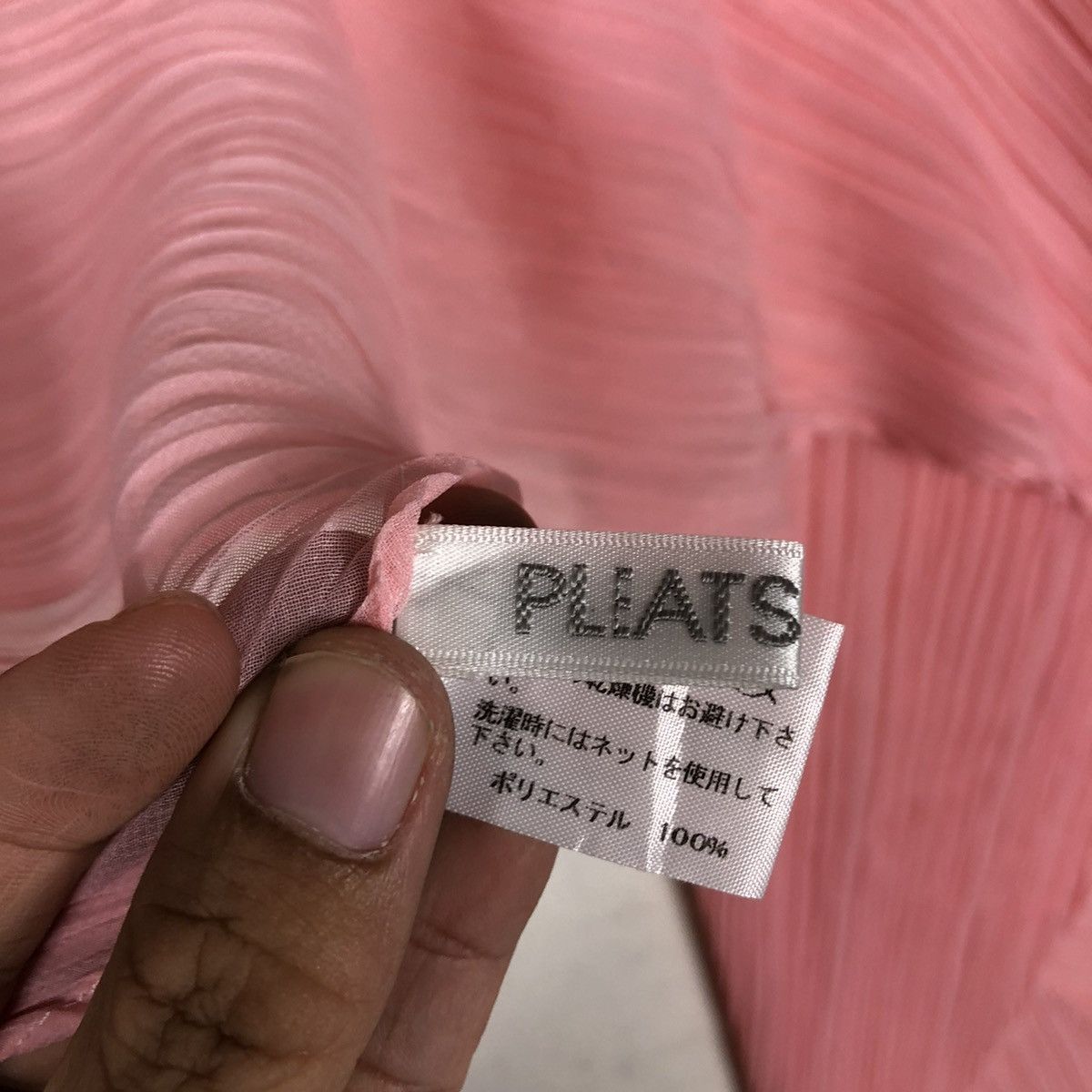 Issey Miyake 🔥LONG SCARVES PLEATED DESIGN PLEATS PLEASE ISSEY MIYAKE Size ONE SIZE - 11 Thumbnail