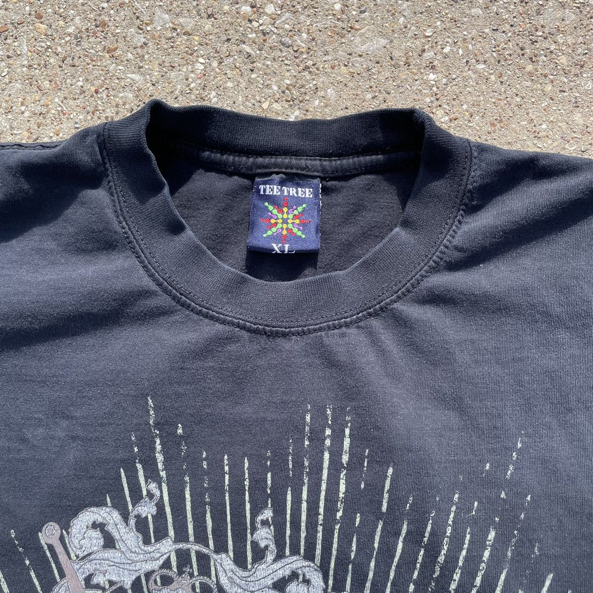 Vintage Vintage Y2k Skull Fleur De Lis Heraldic Tee XL Grunge Size US XL / EU 56 / 4 - 3 Thumbnail
