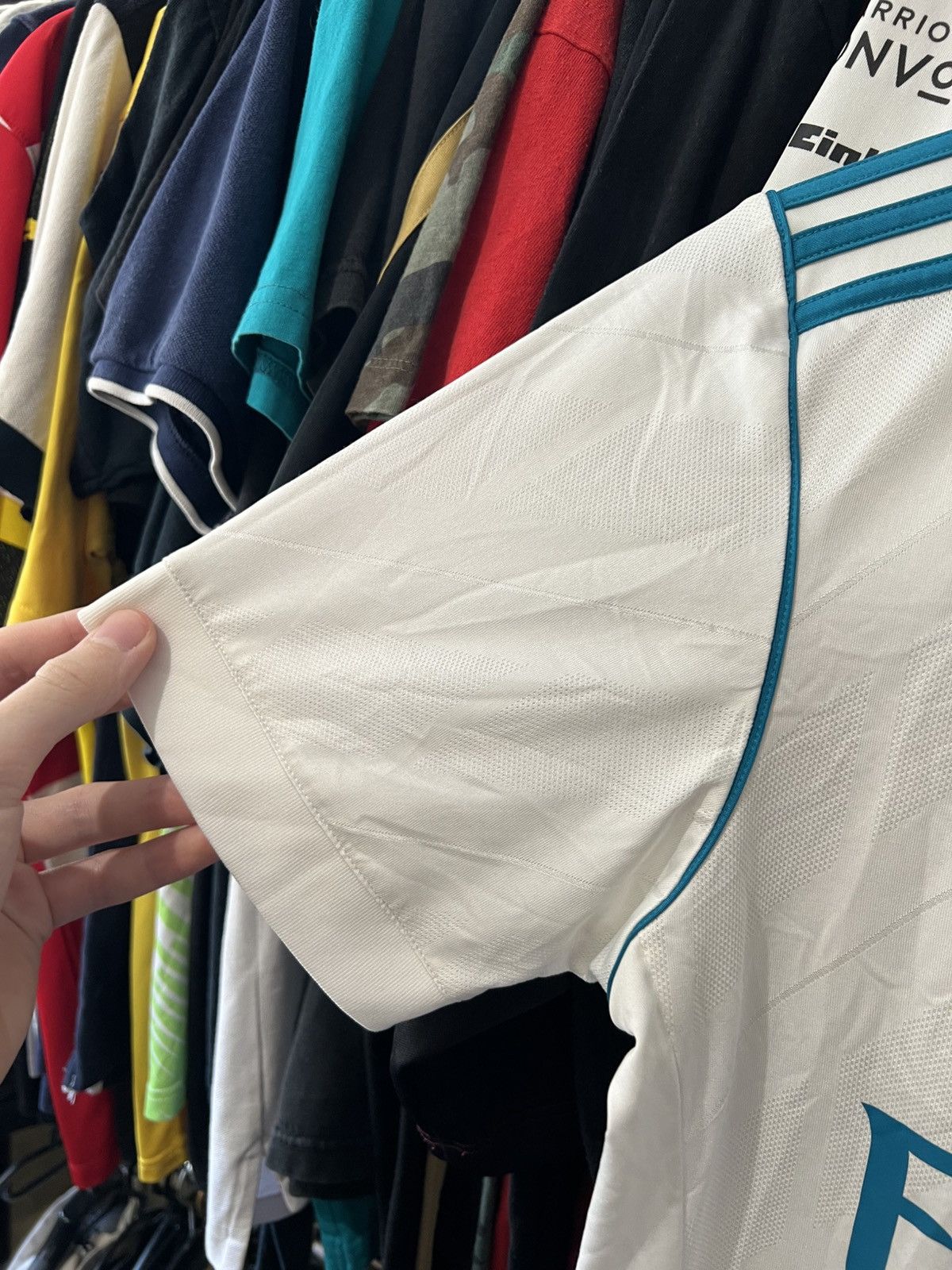 Adidas × Vintage 2017/2018 ADIDAS REAL MADRID HOME FOOTBALL SHIRT SIZE S Size US S / EU 44-46 / 1 - 9 Thumbnail
