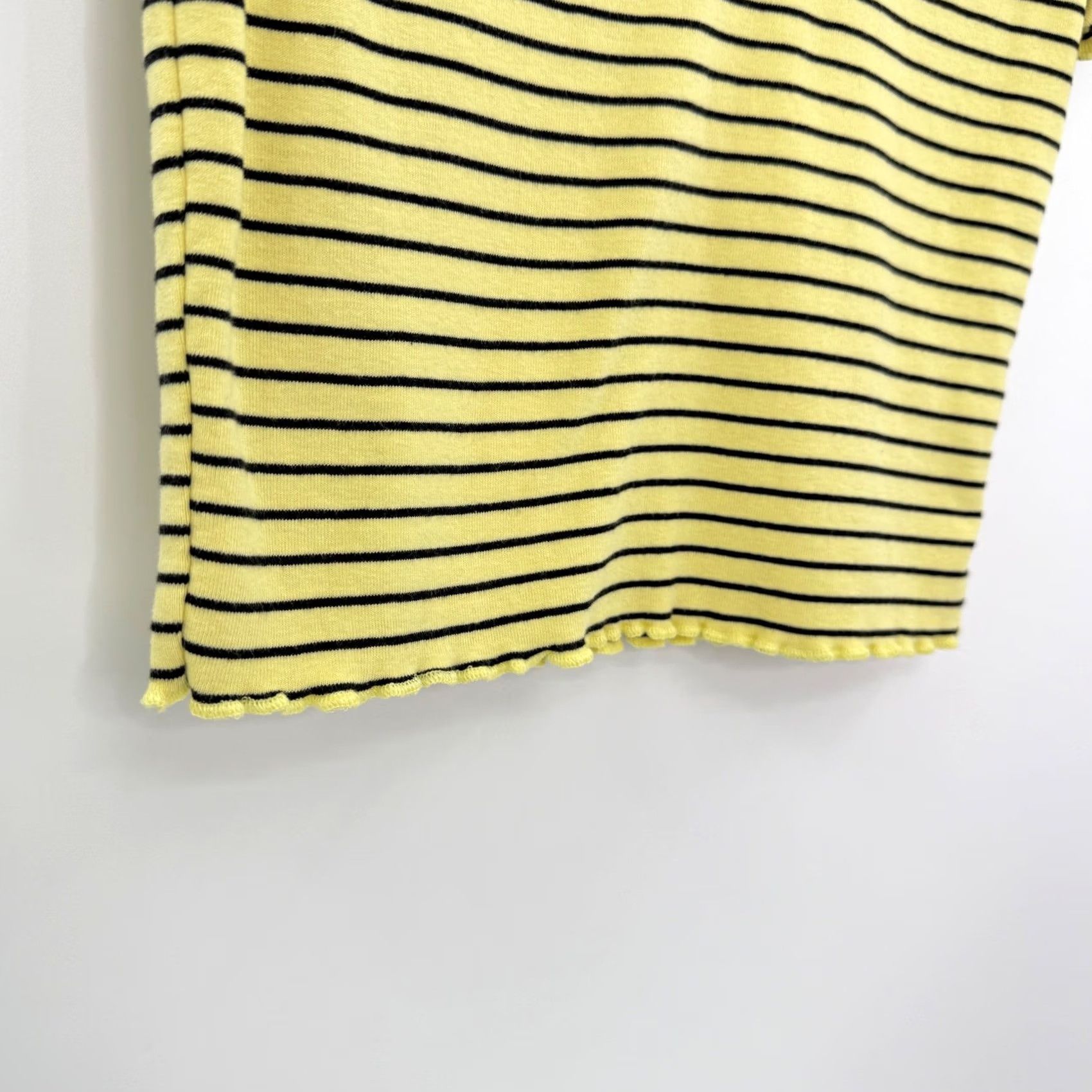 Forever 21 FOREVER 21 Yellow Striped Bee Embroidered Lettuce Edge Crop Top S Women Size S / US 4 / IT 40 - 6 Thumbnail