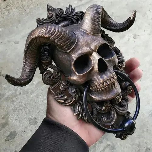 VIBE Horned Skull Statue Hanging Doorknocker Size ONE SIZE - 3 Thumbnail