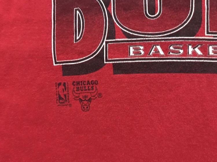 NBA Vintage 90s chicago bulls shirt with iconic logo Size US M / EU 48-50 / 2 - 6 Thumbnail