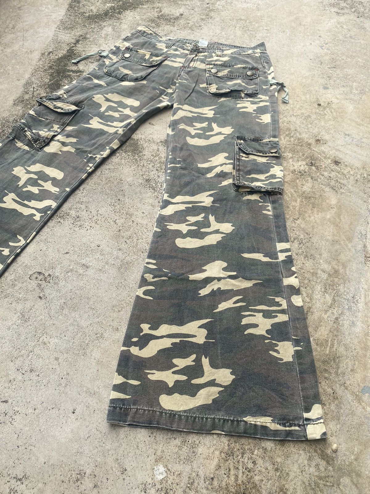 If Six Was Nine × Japanese Brand Flare Jeans Camo Cargo Bondage Bush Pants Low Rise Size US 29 - 2 Thumbnail
