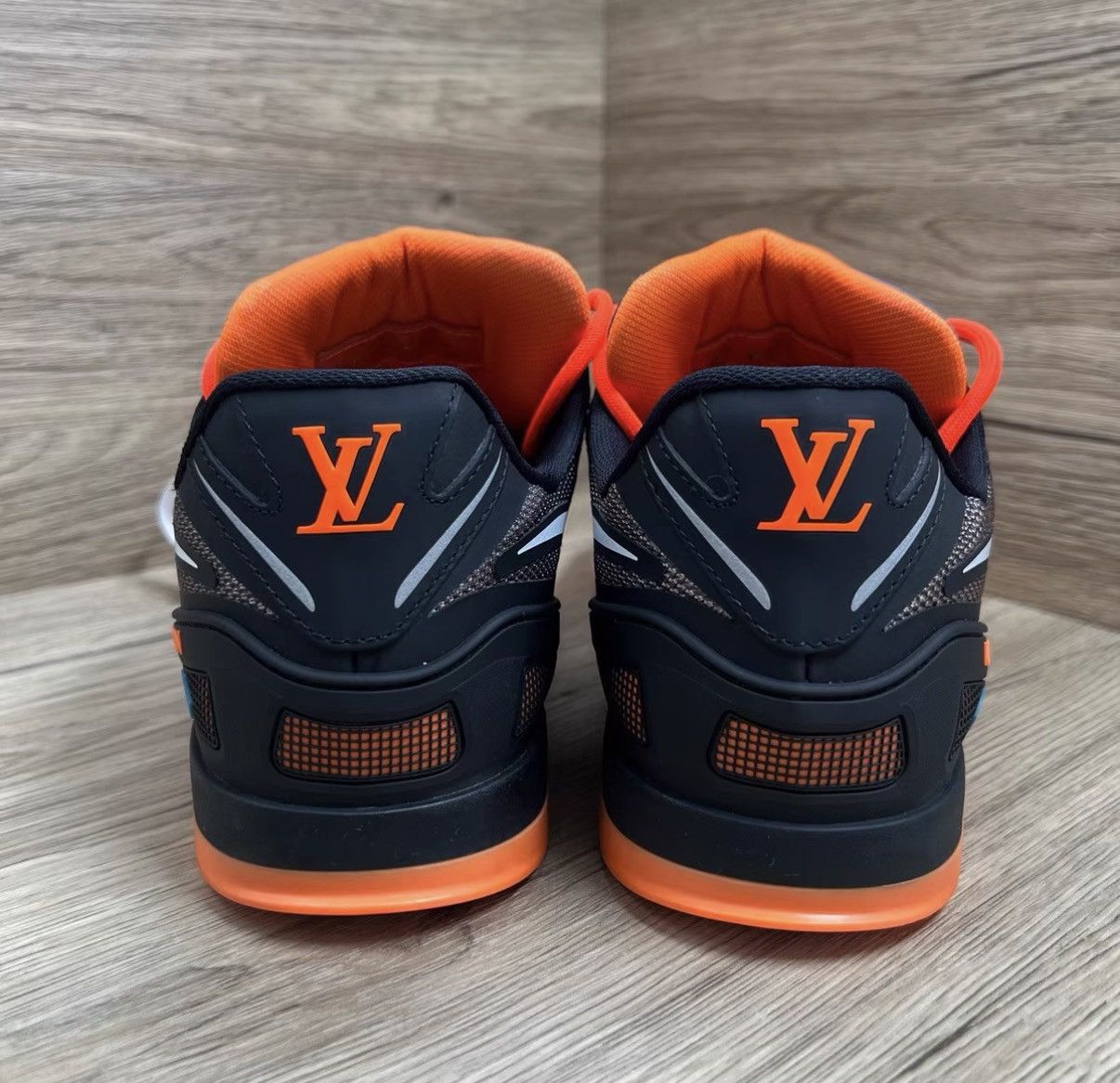 Louis Vuitton Louis Vuitton Sprint Grey & Orange Sneakers J41 Size US 9 / EU 42 - 5 Thumbnail