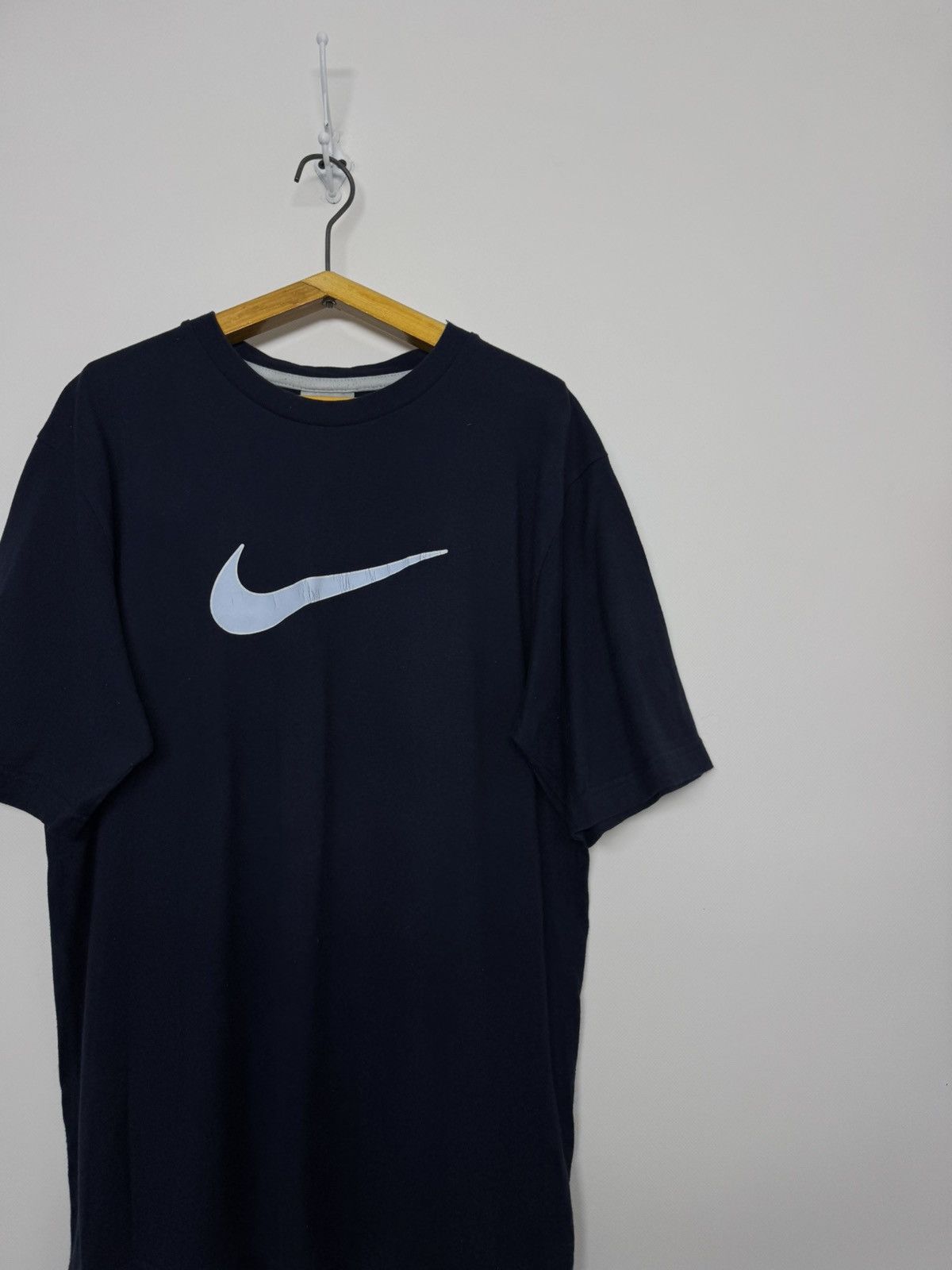 Nike Vintage Nike Center Swoosh T Shirt Tee Big Logo Spellout Y2K Size US L / EU 52-54 / 3 - 5 Thumbnail
