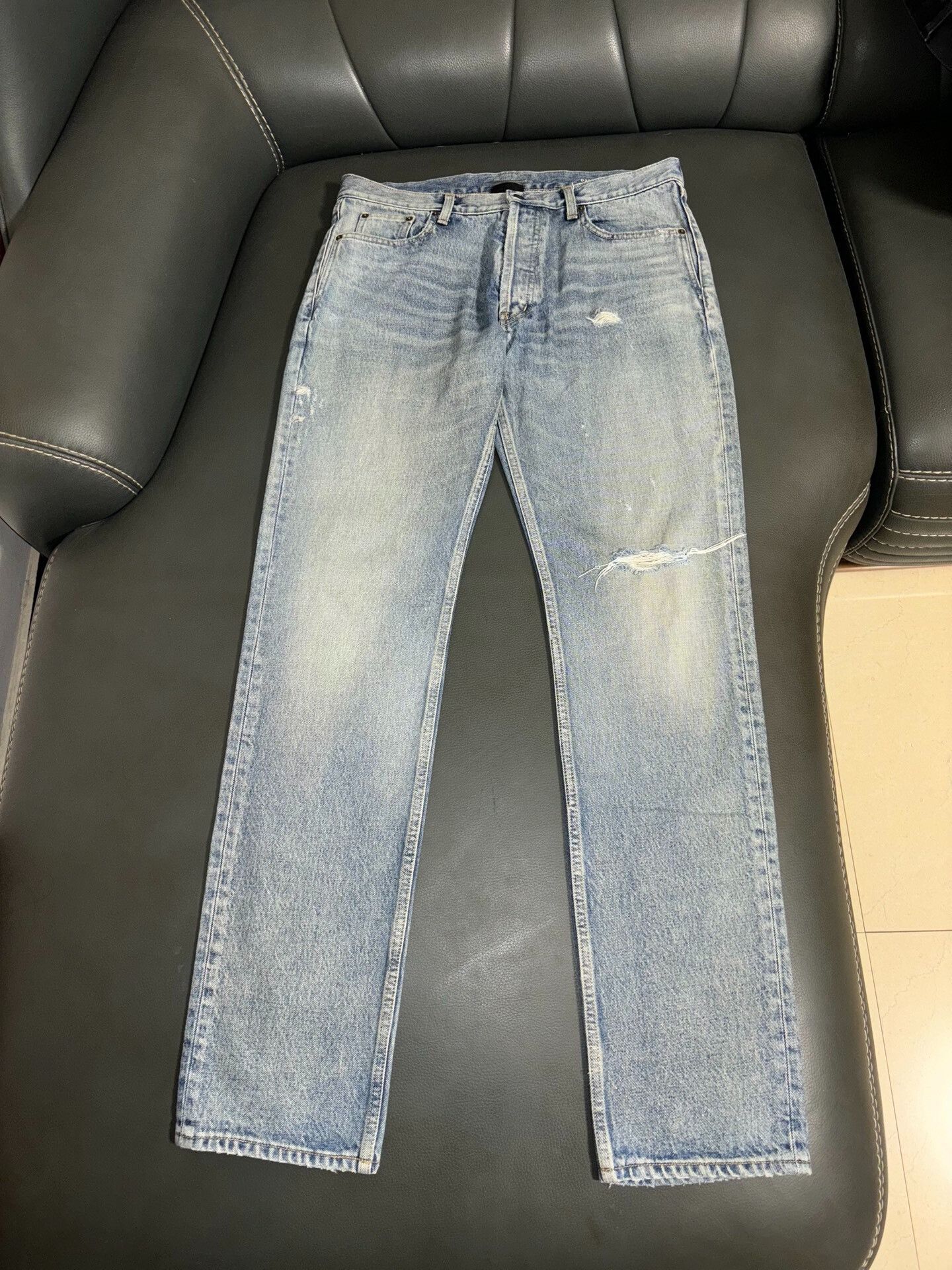 Saint Laurent Paris Saint Laurent Distressed Knee Denim Pants Size US 31 - 1 Thumbnail