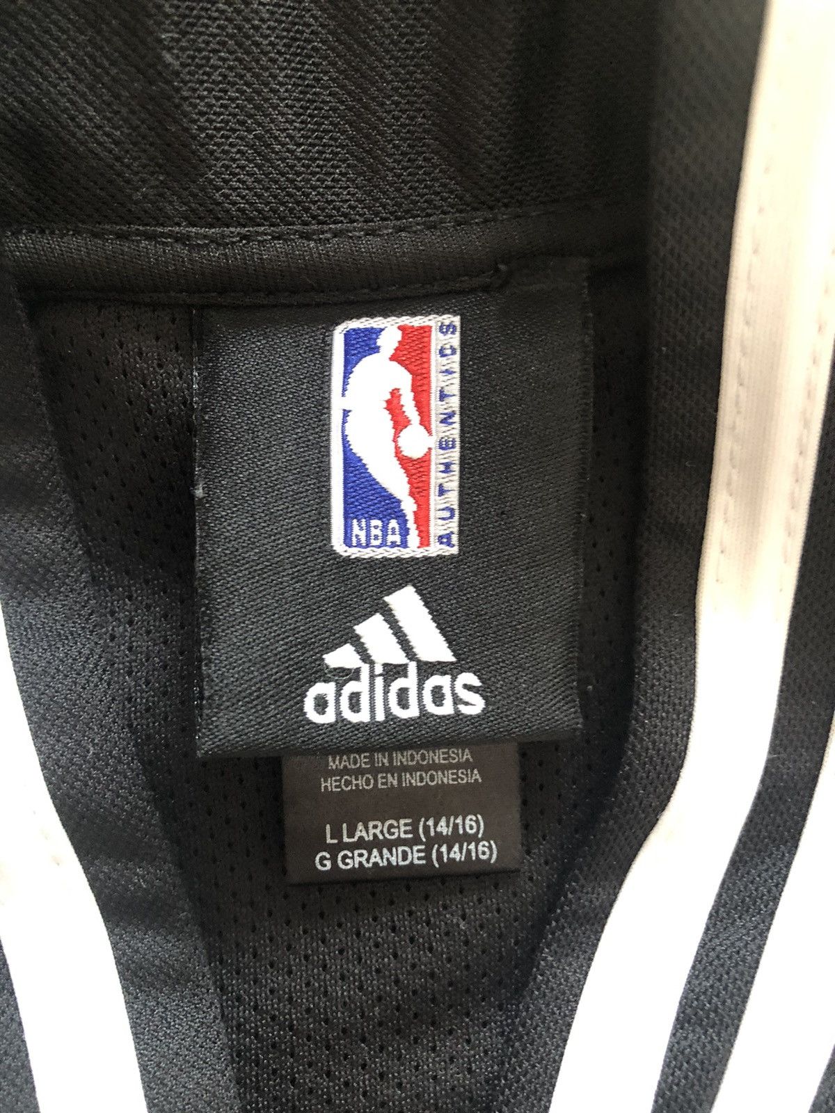 Adidas × NBA × Vintage ADIDAS SACRAMENTO KINGS NBA VINTAGE BASKETBALL SWEATSHIRT Size US S / EU 44-46 / 1 - 5 Thumbnail