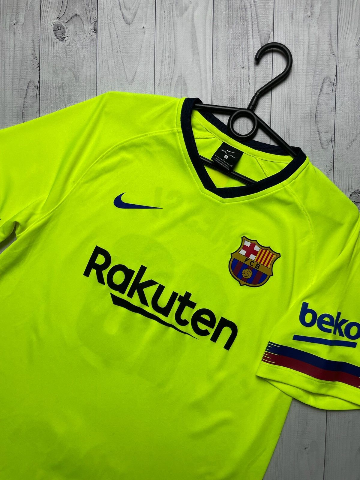 Nike × Vintage Vintage Nike Barcelona soccer jersey size M 10 Messi Size US L / EU 52-54 / 3 - 3 Thumbnail