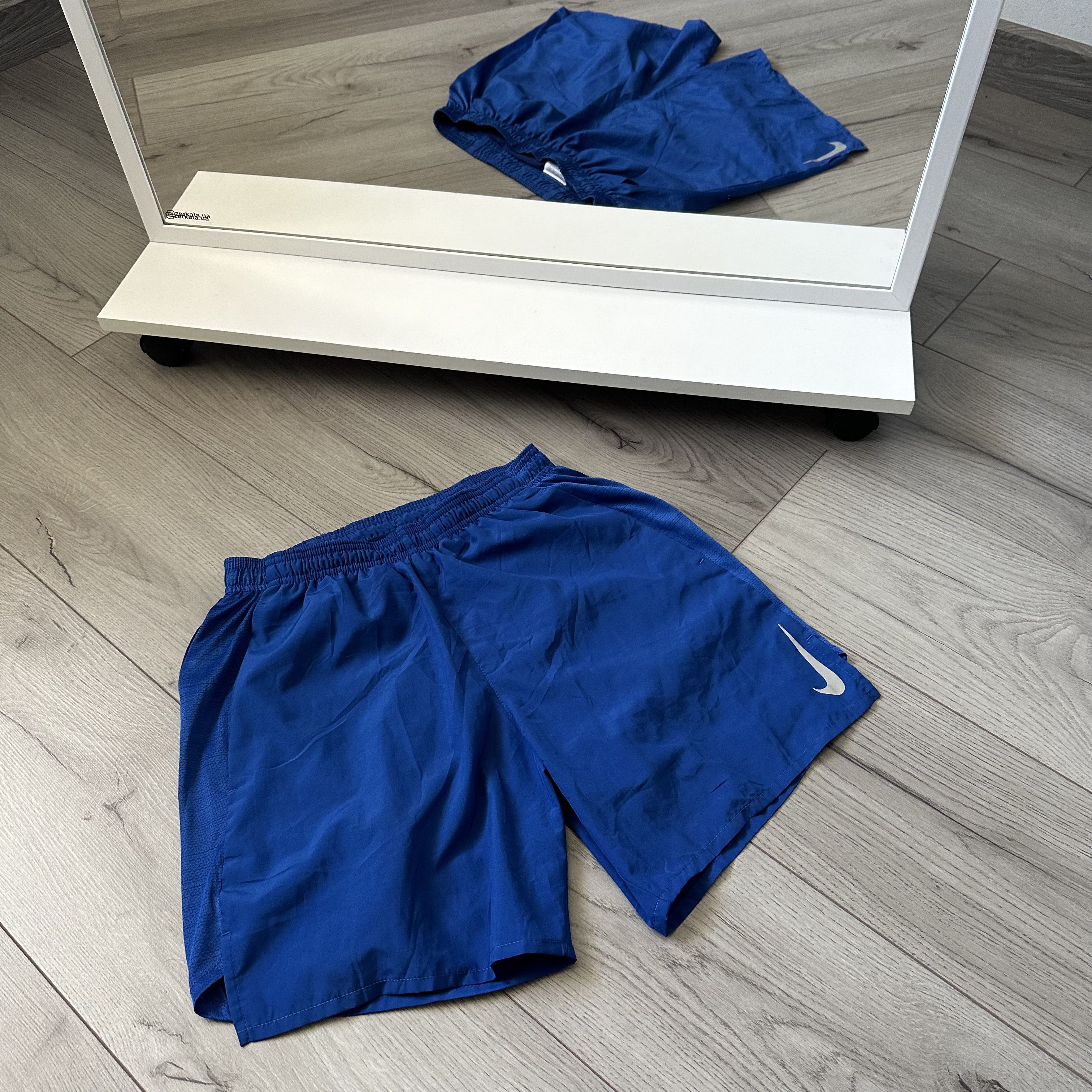 Nike Nike Reflective Swoosh Nylon Drill Shorts Size US 30 / EU 46 - 3 Thumbnail