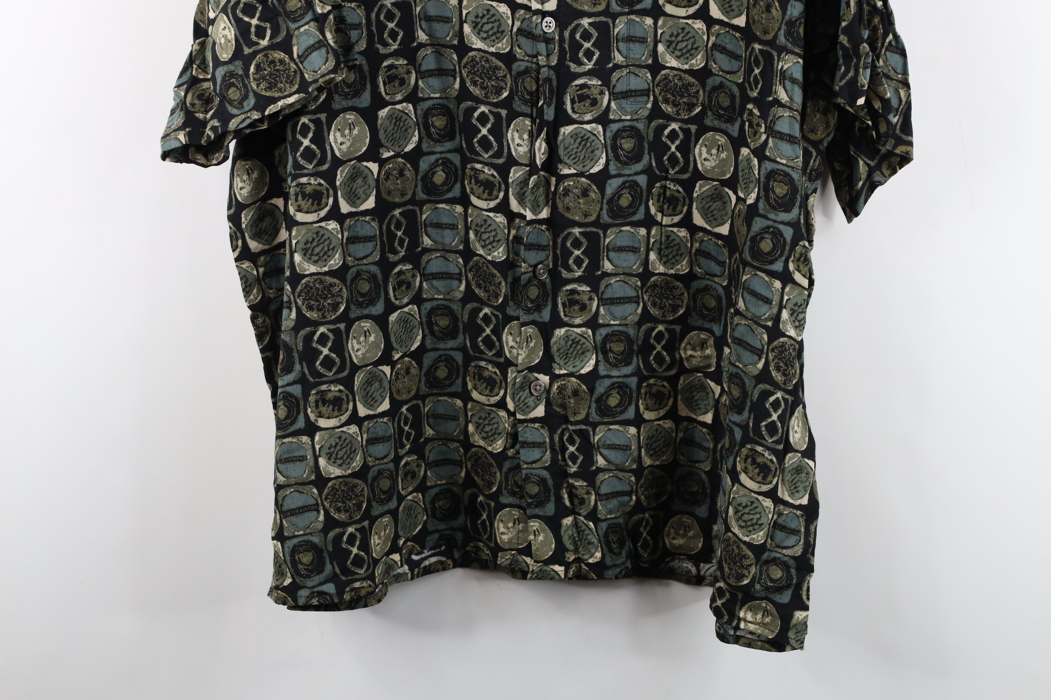Vintage Vintage 90s Streetwear Geometric Collared Button Shirt Size US XL / EU 56 / 4 - 3 Thumbnail