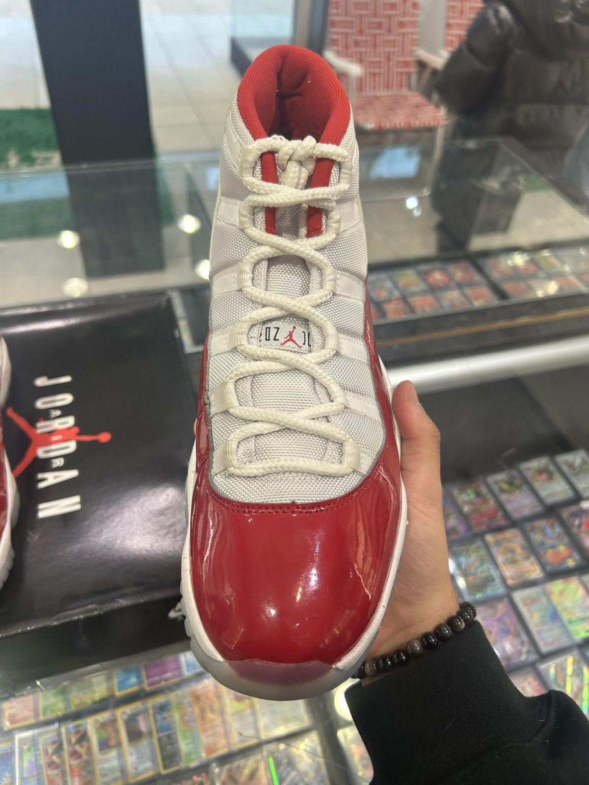 Jordan Brand Jordan 11 Cherry 2022 Size US 10 / EU 43 - 3 Thumbnail