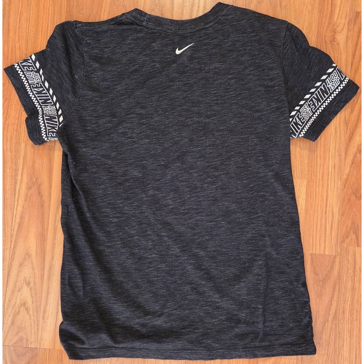 Nike Nike Heather Grey Graphic Tee - Women's Medium Size M / US 6-8 / IT 42-44 - 7 Thumbnail