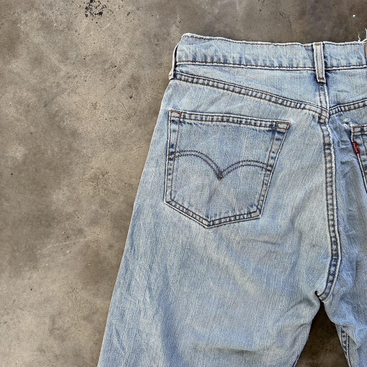 Levi's Vintage Levi’s 512 Lightwash Distressed Faded Denim Pant W32 Size US 32 / EU 48 - 12 Thumbnail