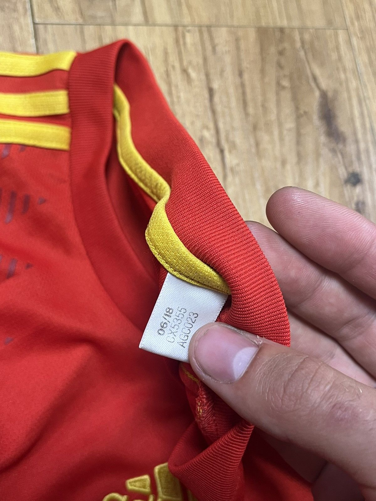 Adidas 2017-18 Spain National Team Soccer Jersey Football Size US L / EU 52-54 / 3 - 5 Thumbnail