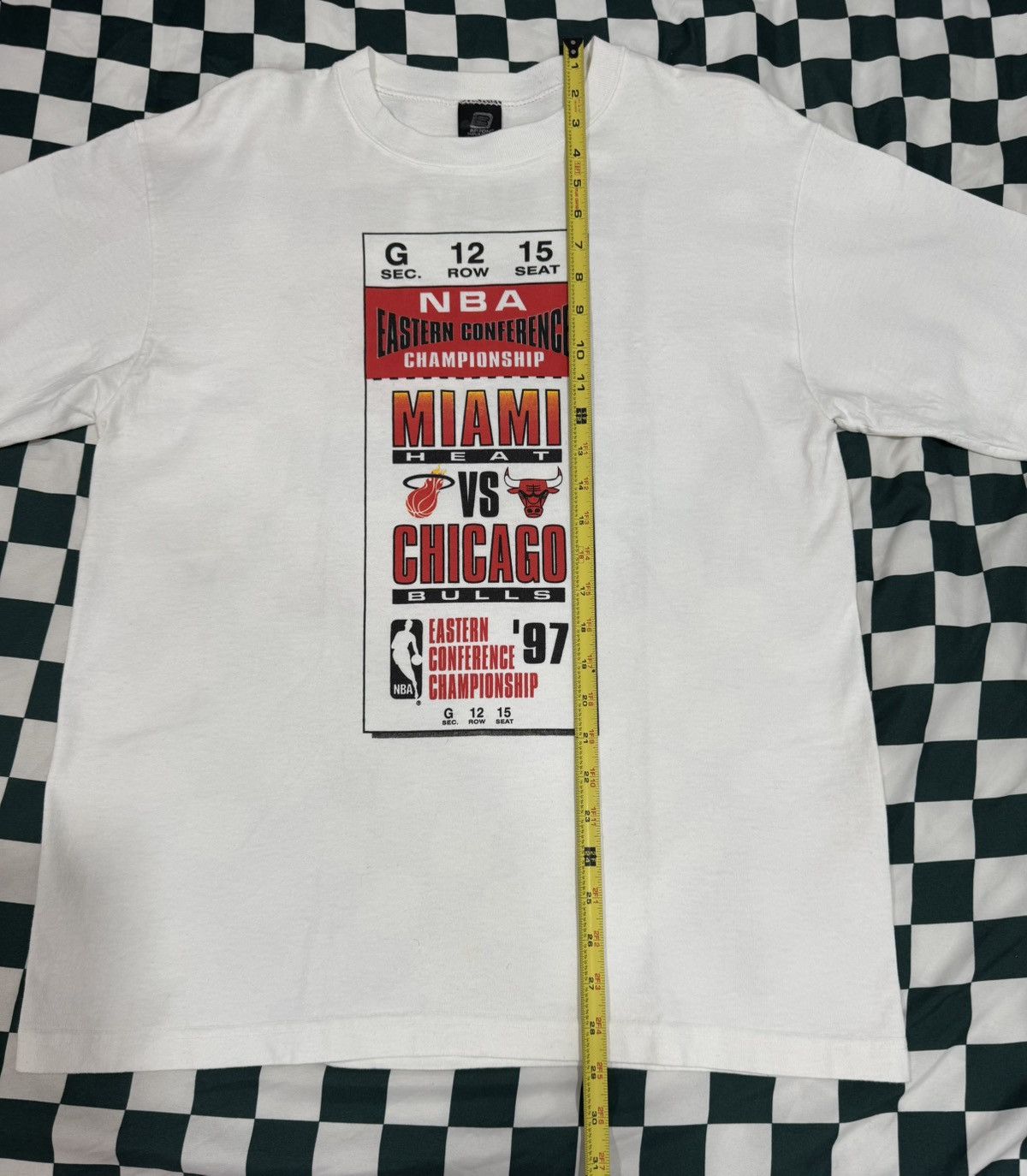 Vintage Vintage 1997 Miami Heat vs Chicago Bulls ECF promo shirt Size US L / EU 52-54 / 3 - 5 Thumbnail