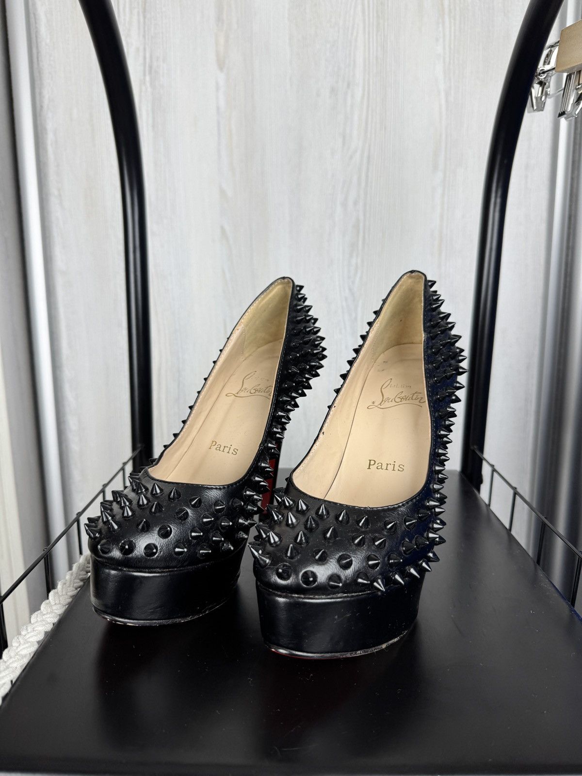Christian Louboutin Christian Louboutin Black Patent Leather Bianca Spike Pumps Size US 8 / IT 38 - 8 Thumbnail