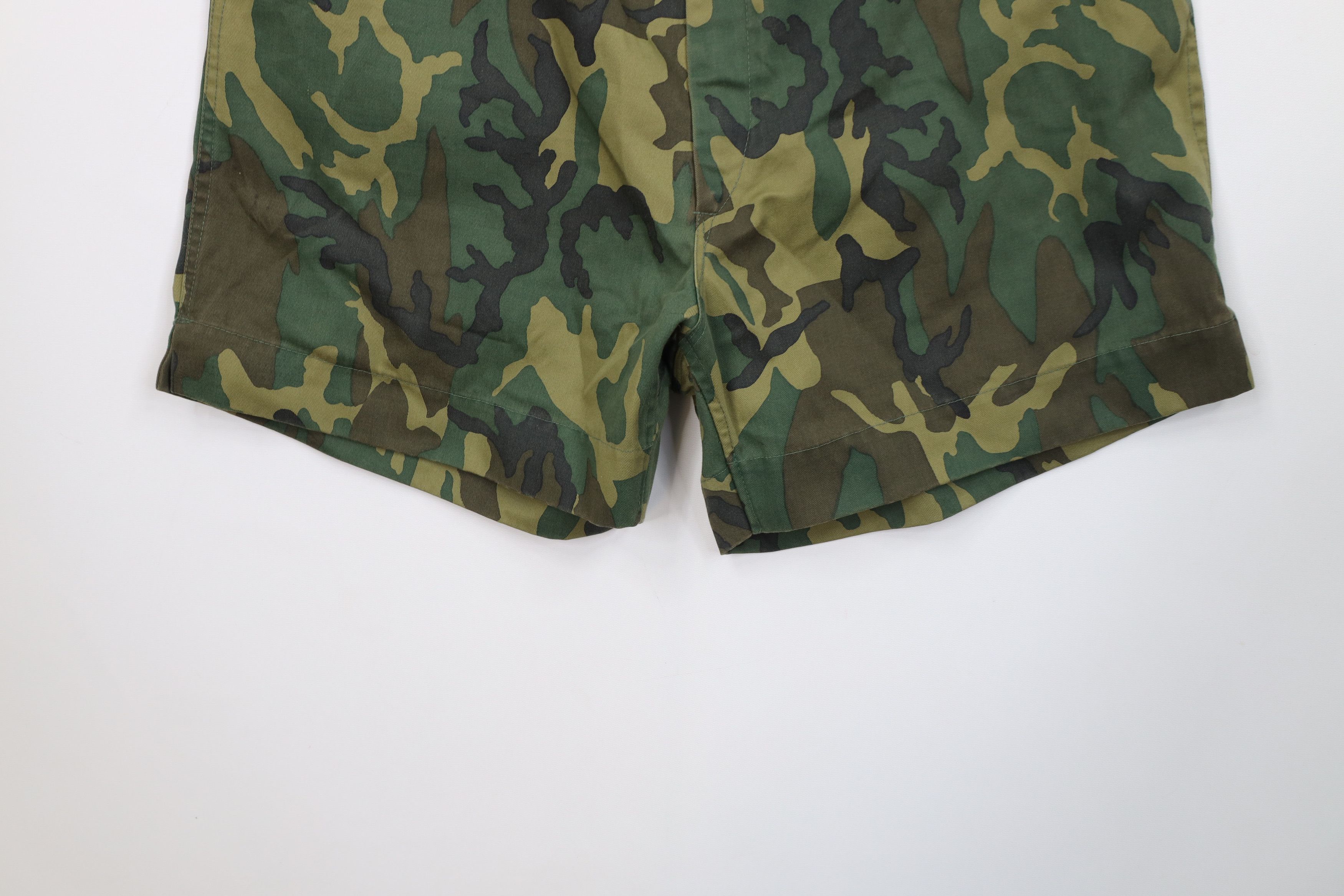 Vintage Vintage 70s Streetwear Camouflage Above Knee Shorts USA Size US 34 / EU 50 - 4 Thumbnail