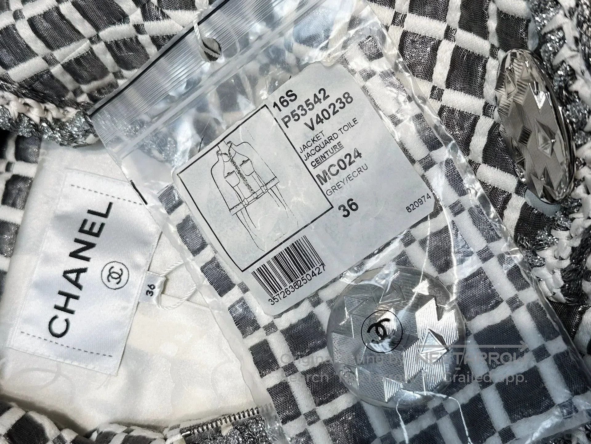 Chanel Chanel Gray White Plaid Short Jacket. Size US M / EU 48-50 / 2 - 4 Thumbnail