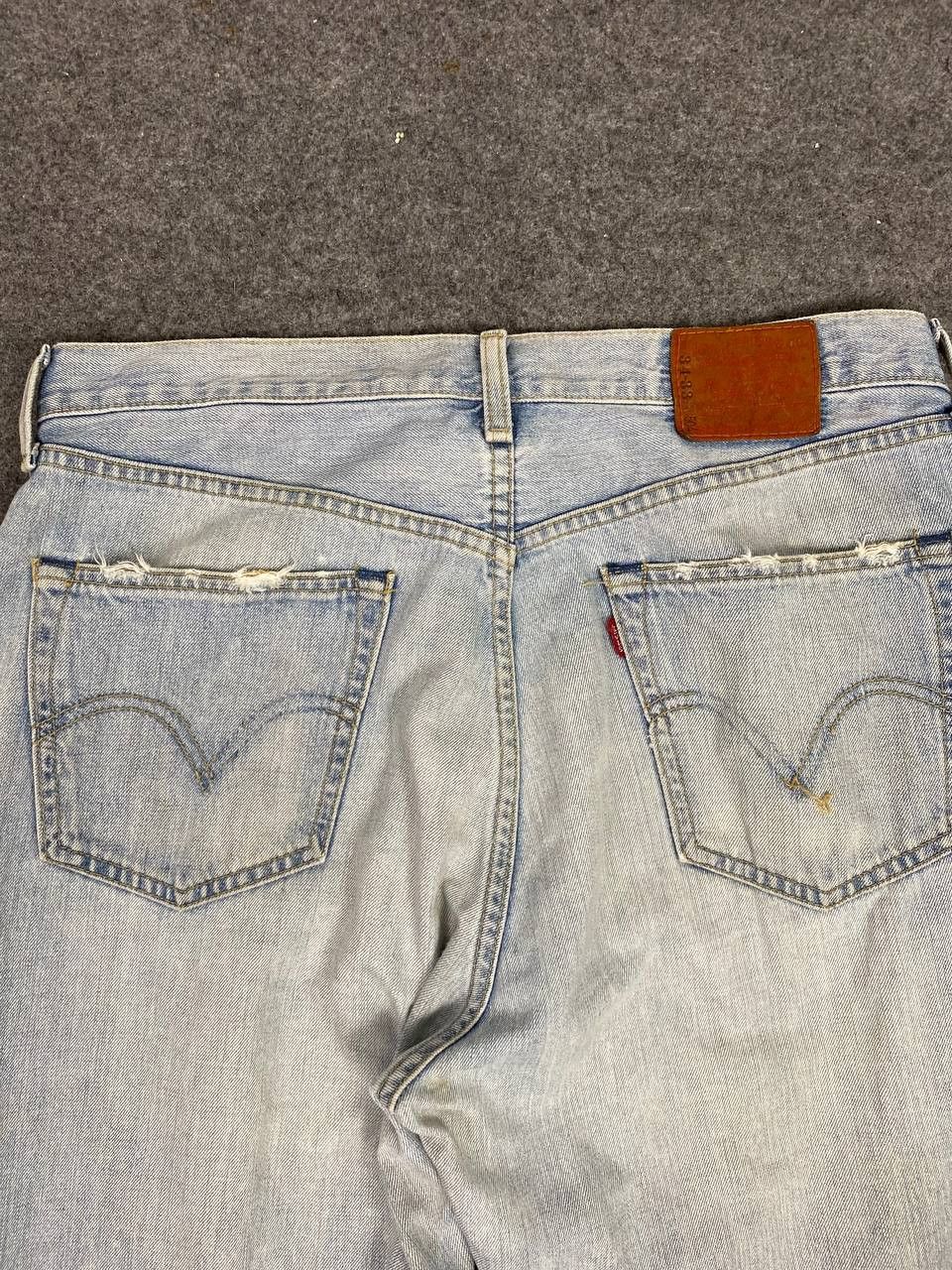 Levi's vintage levis 504 light wash denim distressed style Size US 35 - 3 Thumbnail