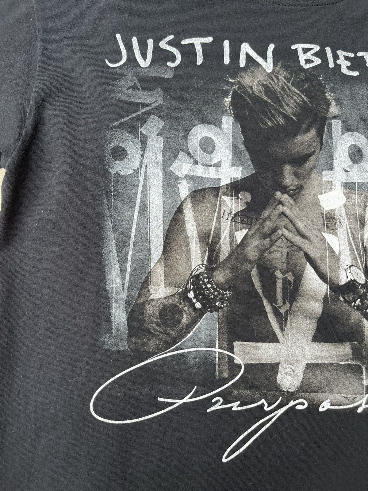 Band Tees × Justin Bieber × Vintage Justin Bieber purpose tour t-shirt y2k tee praying rare band Size US M / EU 48-50 / 2 - 8 Thumbnail