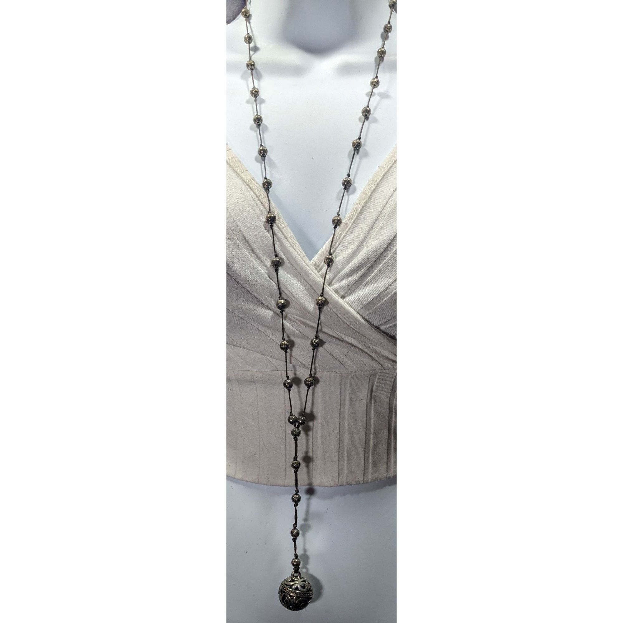 Other Vintage Silver Tone Beaded Station Necklace With Floral Engr Size ONE SIZE - 2 Thumbnail