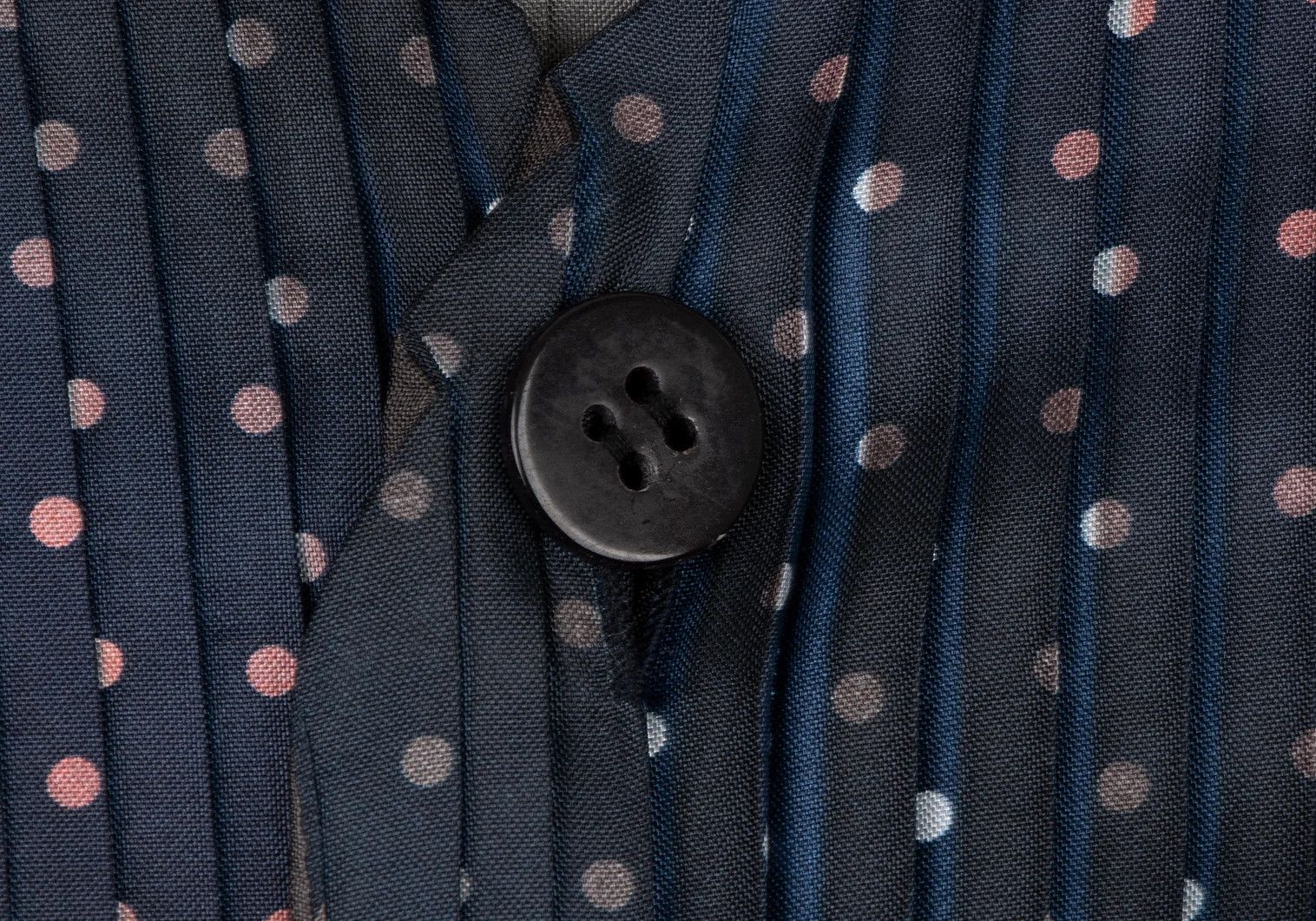 Issey Miyake Polka Dot Pleated Vest in Navy Blue - Good Condition Size US S / EU 44-46 / 1 - 4 Thumbnail