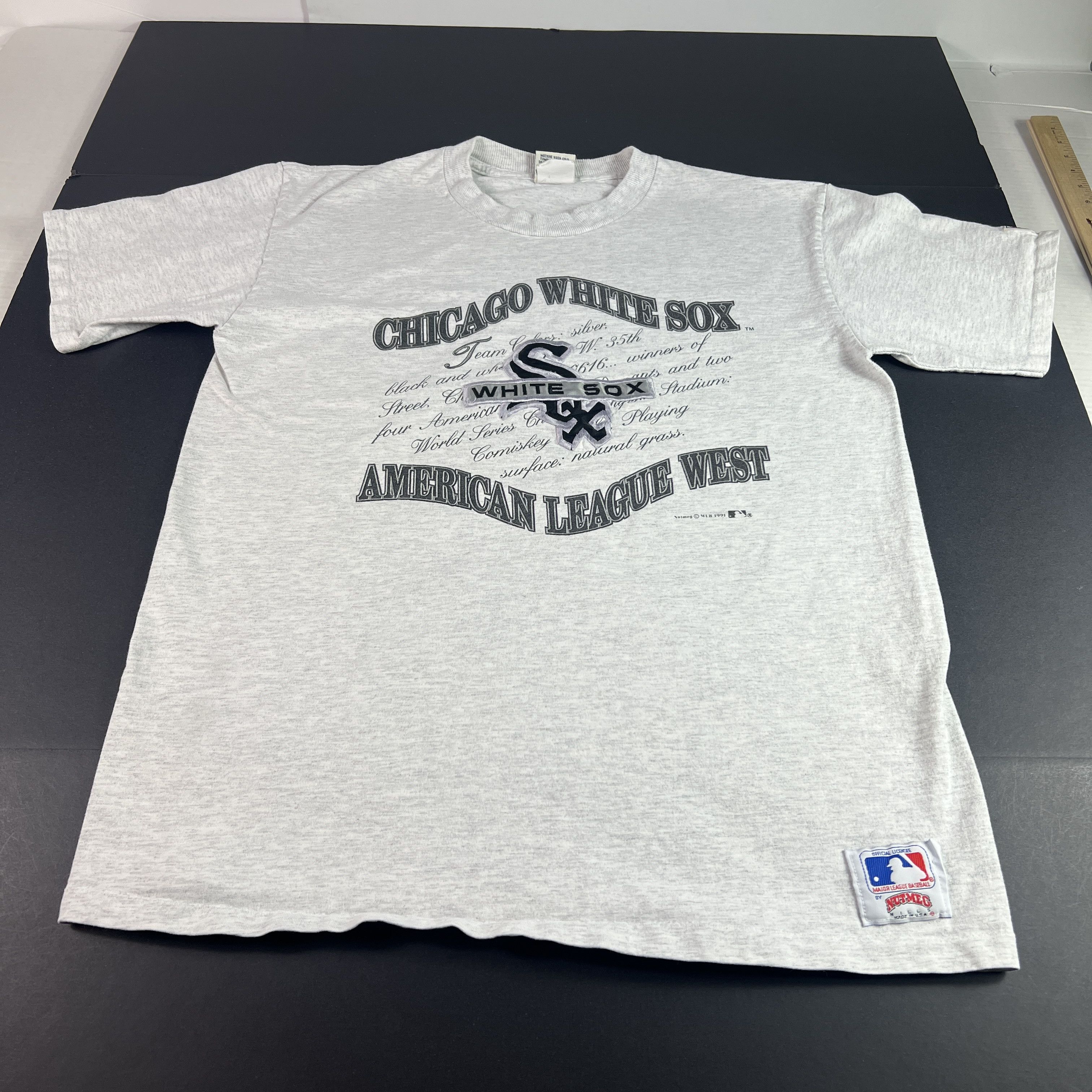 Nutmeg VTG 90s Nutmeg Chicago White Sox Shirt Single Stitch Tee Size US L / EU 52-54 / 3 - 1 Thumbnail
