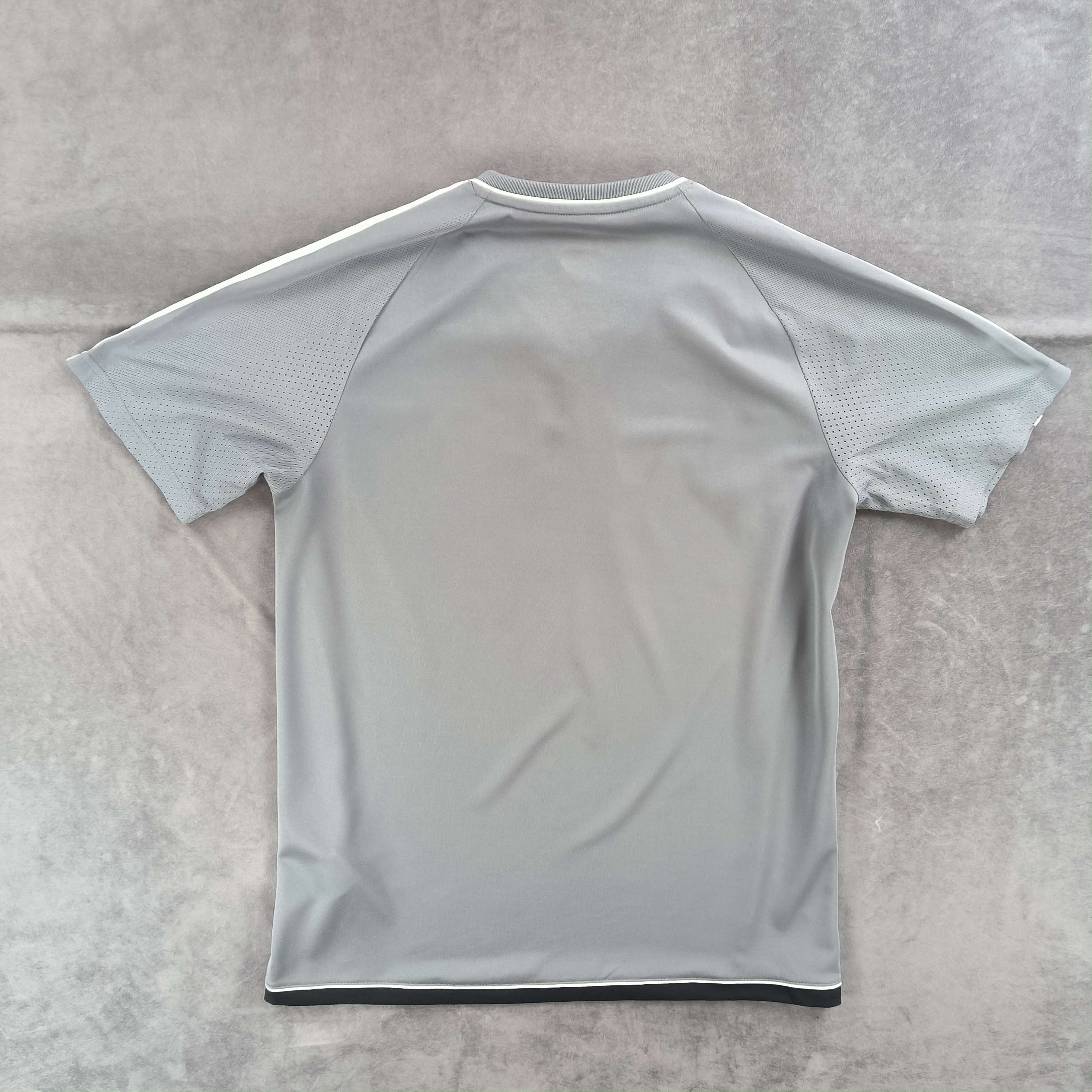 Adidas Manchester United 2017-18 Adidas training football jersey M Size US M / EU 48-50 / 2 - 2 Thumbnail