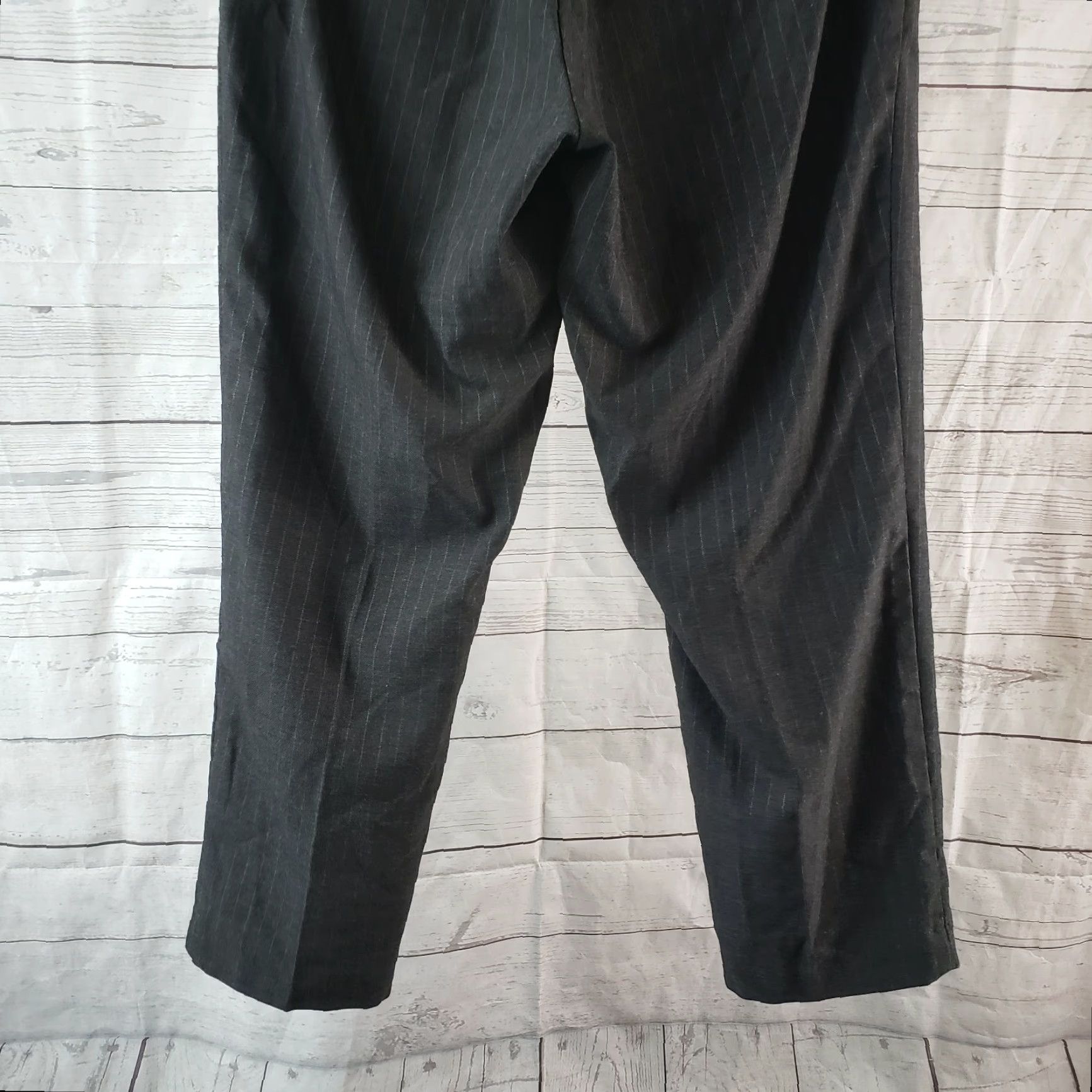 Old Navy Old Navy Womens Cropped Pants Sz 10 Gray Pinstripe Mid Rise Size 32" / US 10 / IT 46 - 5 Thumbnail