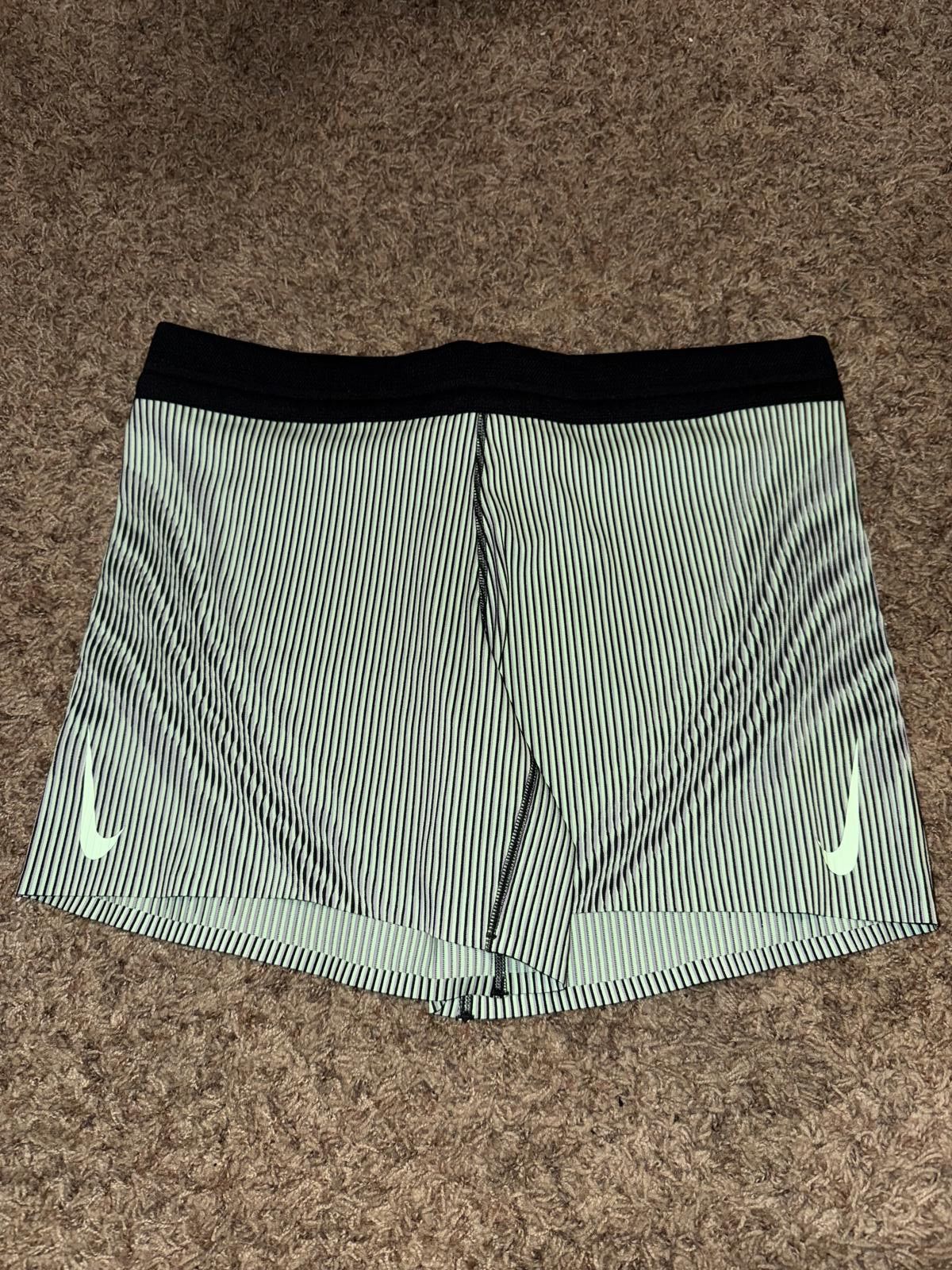 Nike Nike Women’s Aeroswift Dri-Fit ADV Green/Black Shorts Sample Size 36" / US 14 / IT 50 - 1 Thumbnail