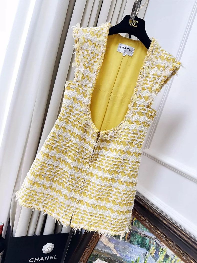 Chanel Chanel Yellow Fringe Knit Dress- dmc Size US 34 / EU 50 - 1 Thumbnail