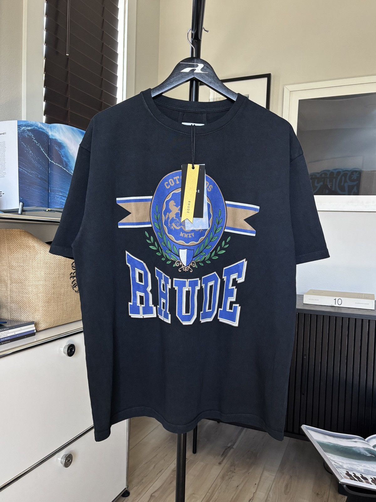Rhude RHUDE | COTSWORLD GRAPHIC LOGO TEE Size US L / EU 52-54 / 3 - 1 Thumbnail