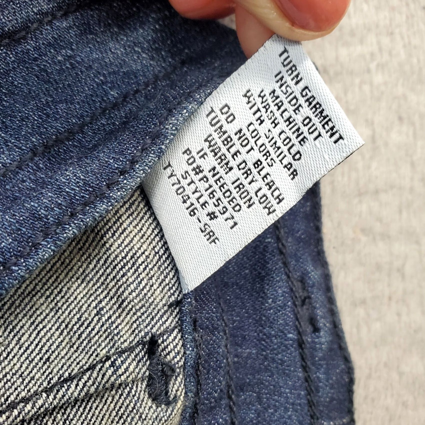 Almost Famous Almost Famous Mini Skirt Womens 9 Blue Denim Patch Pocket 2-Button Fly Size 30" / US 8 / IT 44 - 8 Thumbnail
