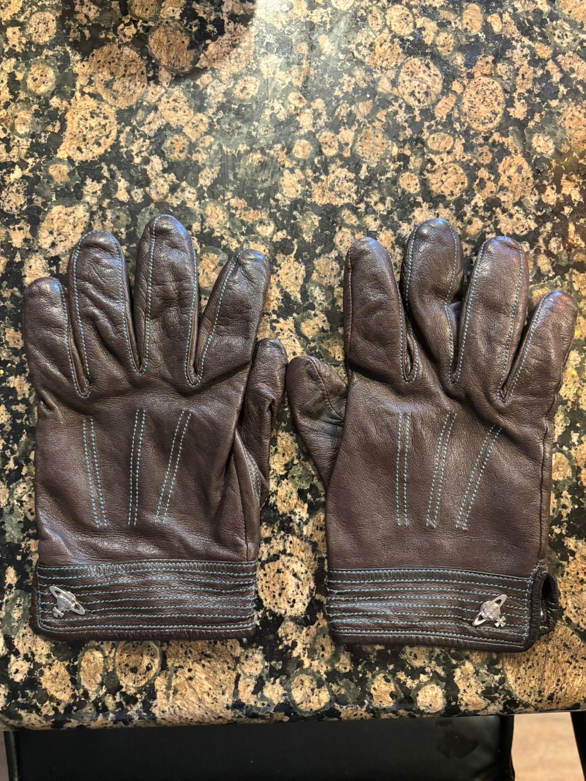 Pre-owned Vivienne Westwood Leather Orb Gloves In Brown