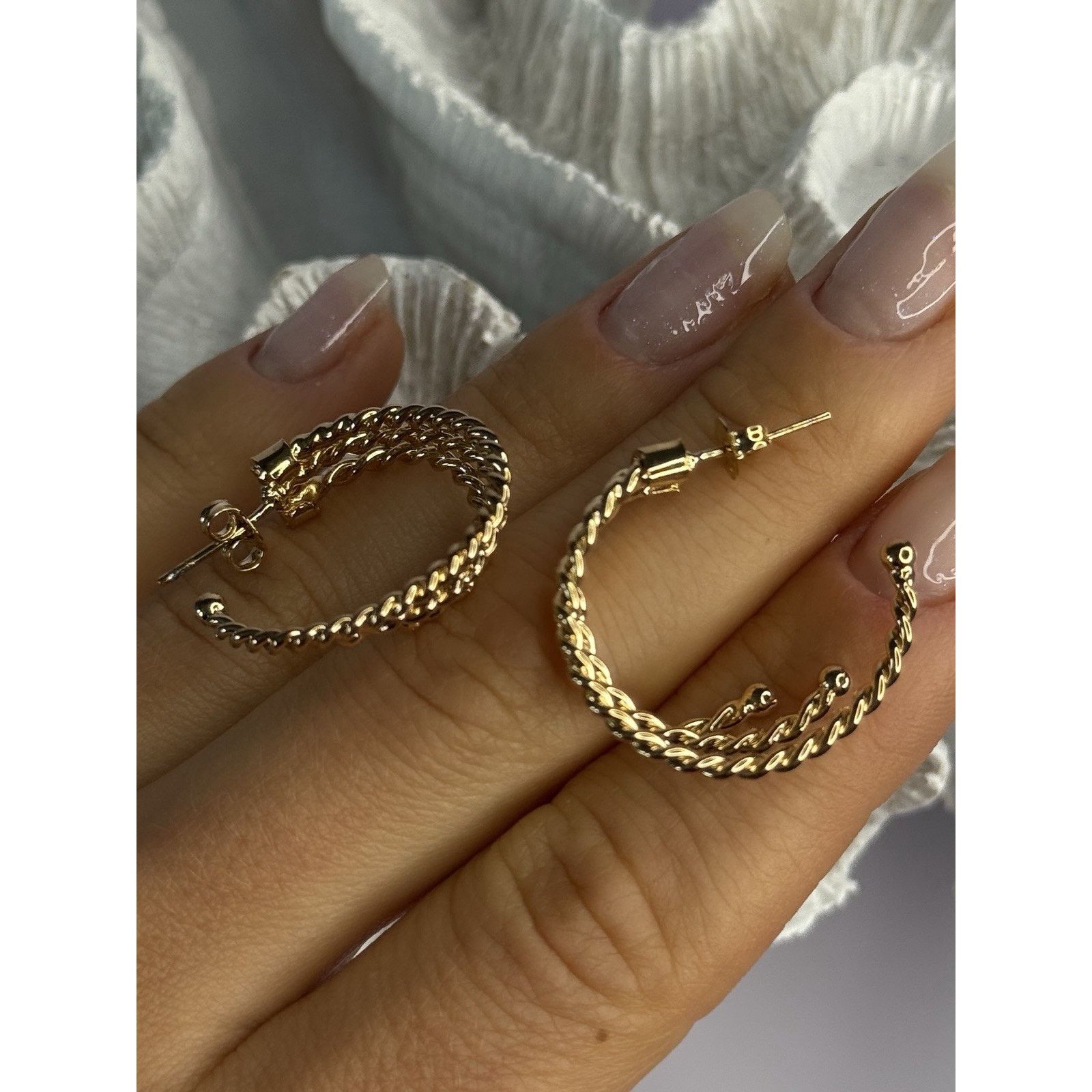 Jewelry GOLD PLATED EARRINGS LENGTH 1 INCH Size ONE SIZE - 7 Thumbnail