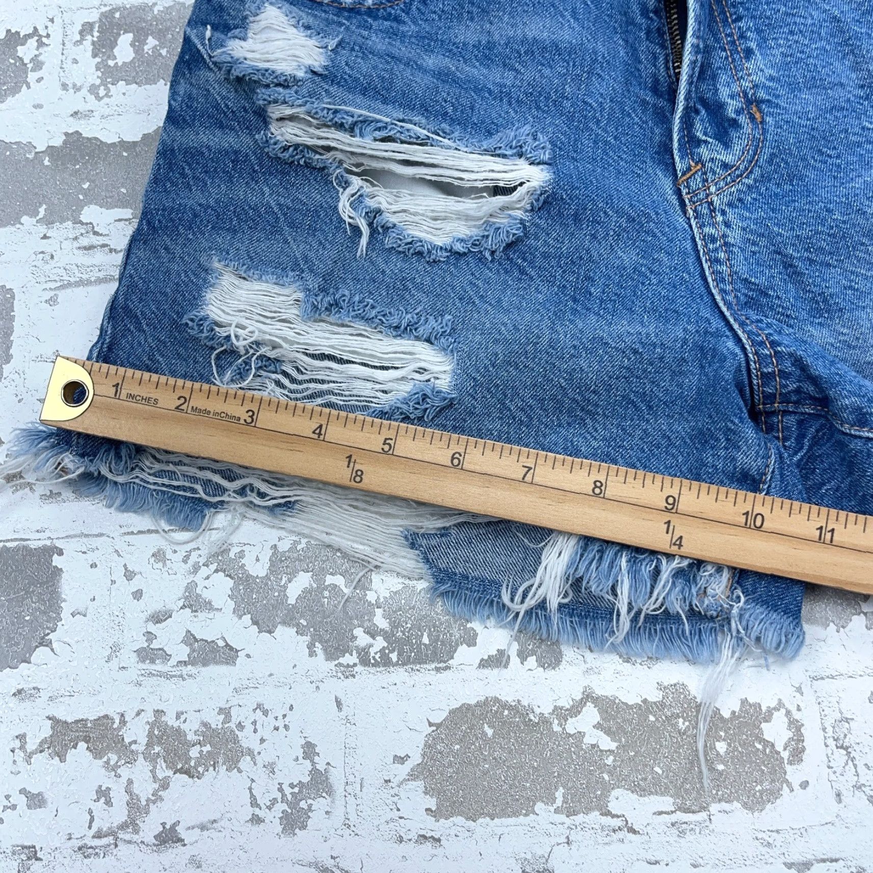 American Eagle Outfitters American Eagle Shorts Women 0 Cut Off 90s Boyfriend Jorts Distressed Holes Jean Size 25" / US 0 / IT 36 - 6 Thumbnail