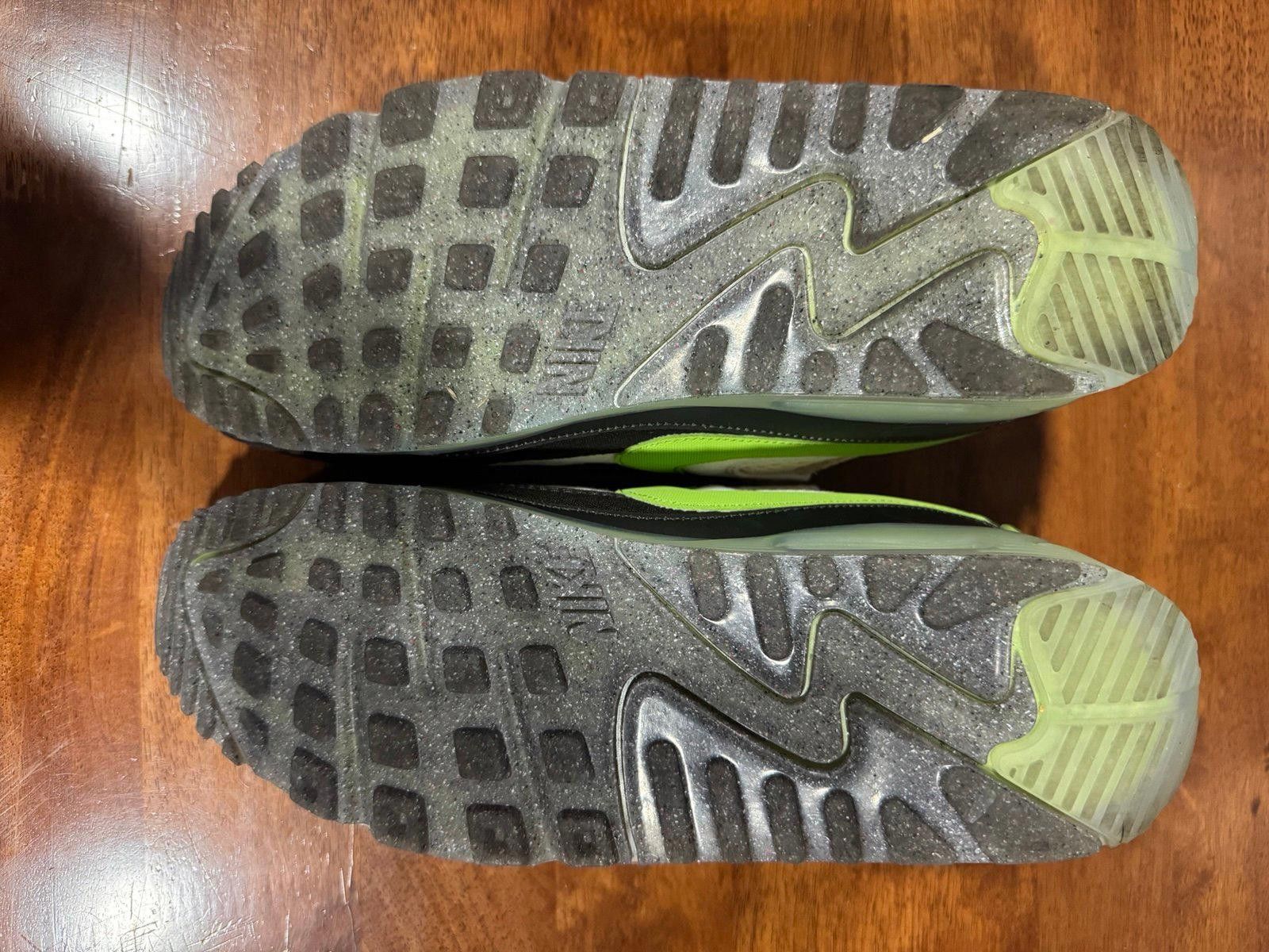 Nike Air Max 90 Green & Beige Sneakers - Versatile Comfort