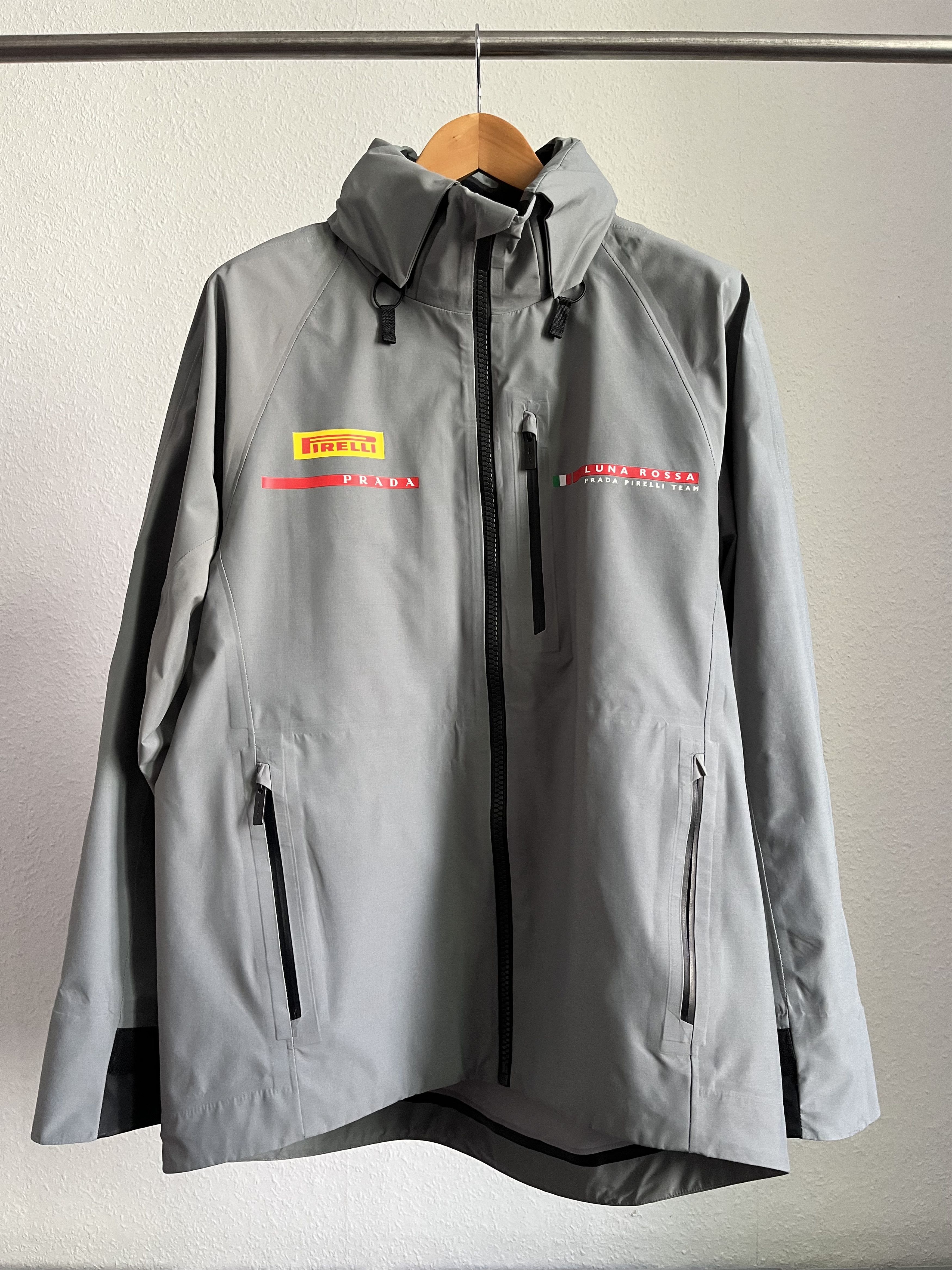 ゆ*ん様 PRADA ナイロンジャケット（Art. SGV153） Prada Prada Art SGV153 Mat. 23E Windbreaker | Grailed