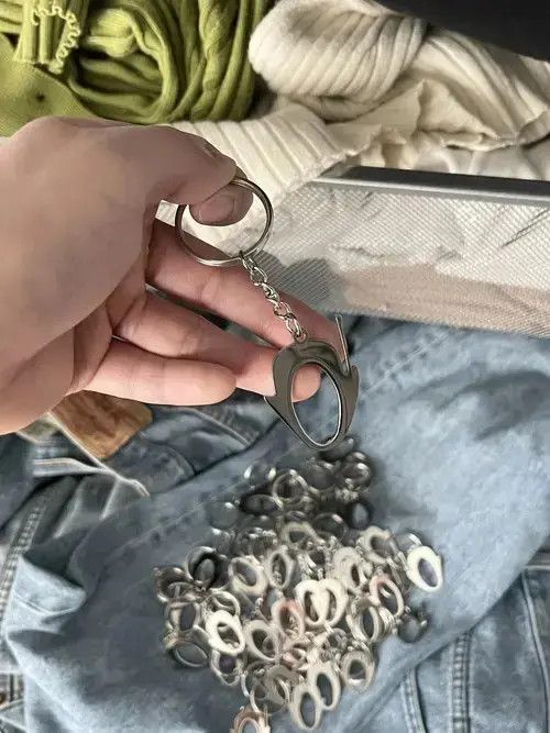 Ring Of Fire Vintage Japan Alien Logo Keyring Size ONE SIZE - 2 Thumbnail
