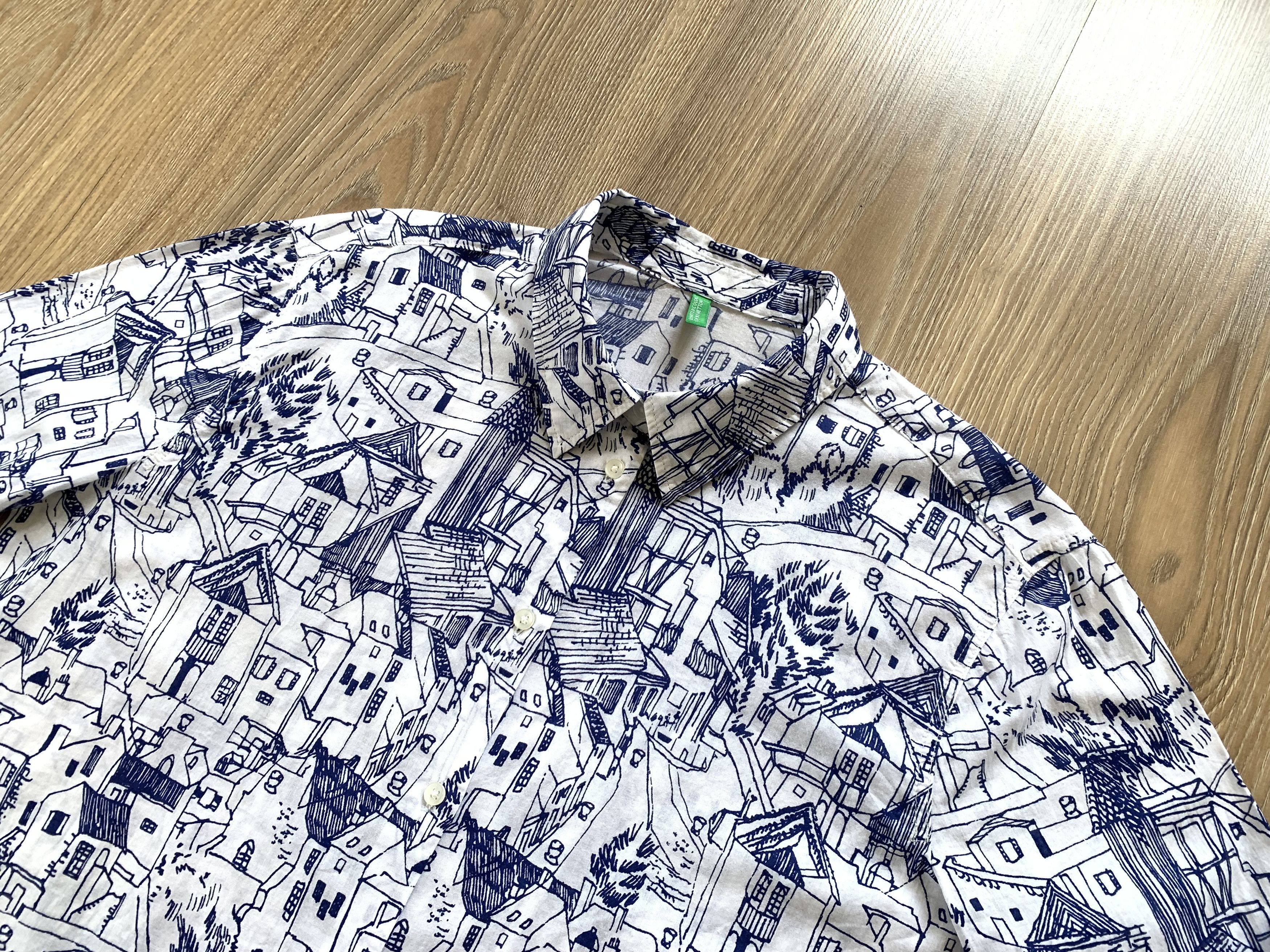 United Colors Of Benetton United Colors of Benetton Over Print City Shirt Button Up Size US M / EU 48-50 / 2 - 4 Thumbnail