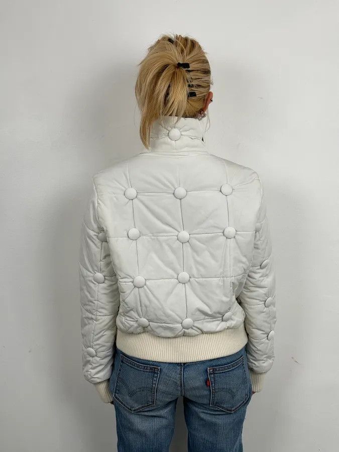 Moschino 2000s Moschino White Cozy Puffer Jacket Size S / US 4 / IT 40 - 3 Thumbnail