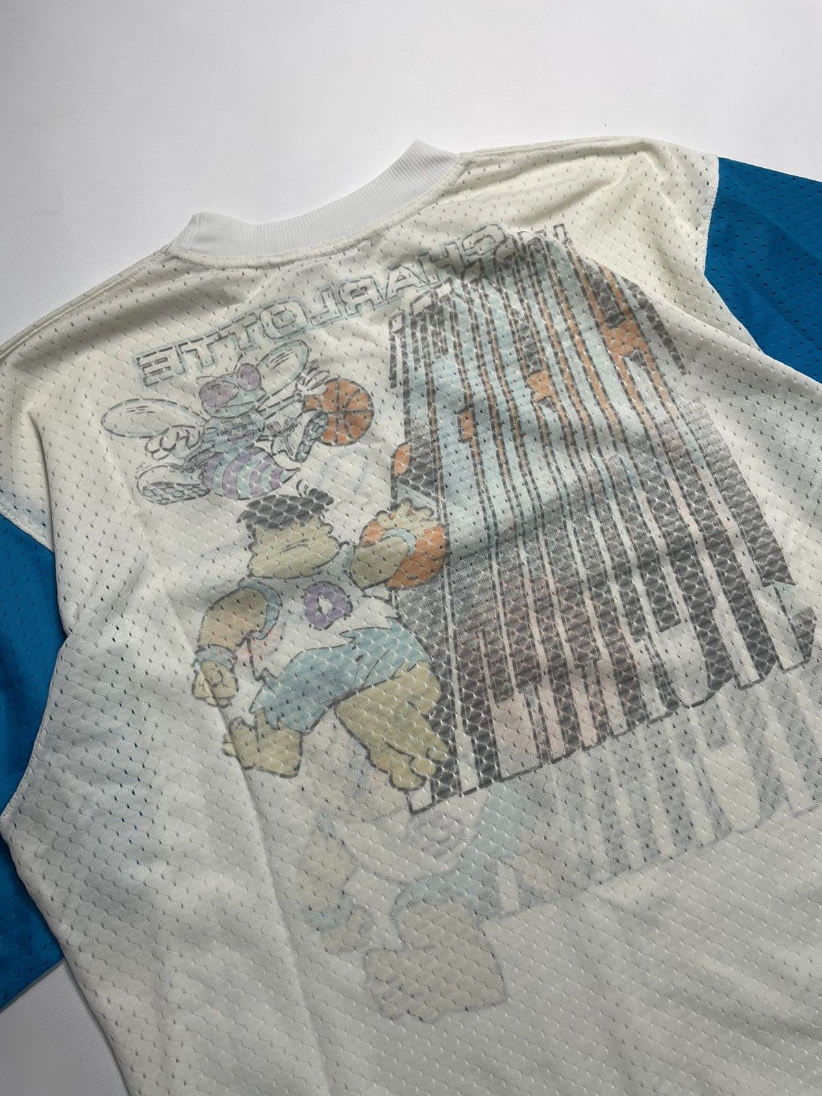 Changes Vtg Fred Flintstones × NBA Charlotte Basketball Tee Size US L / EU 52-54 / 3 - 5 Thumbnail
