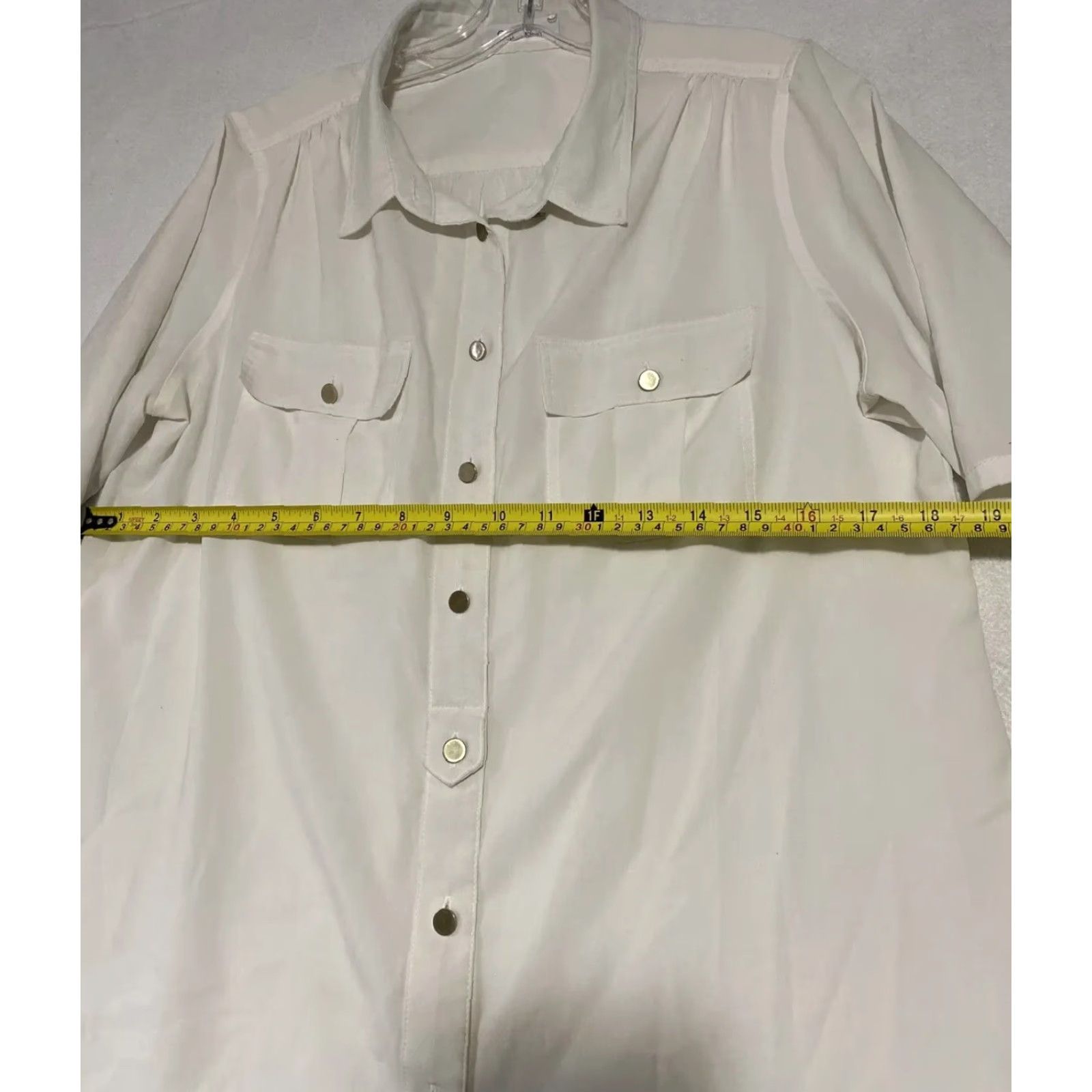 Calvin Klein Calvin Klein Button Shirt Women's M White Solid Shirt Short Sleeve Collared Button-Up CK Button Shirt Mens? Size M / US 6-8 / IT 42-44 - 6 Thumbnail