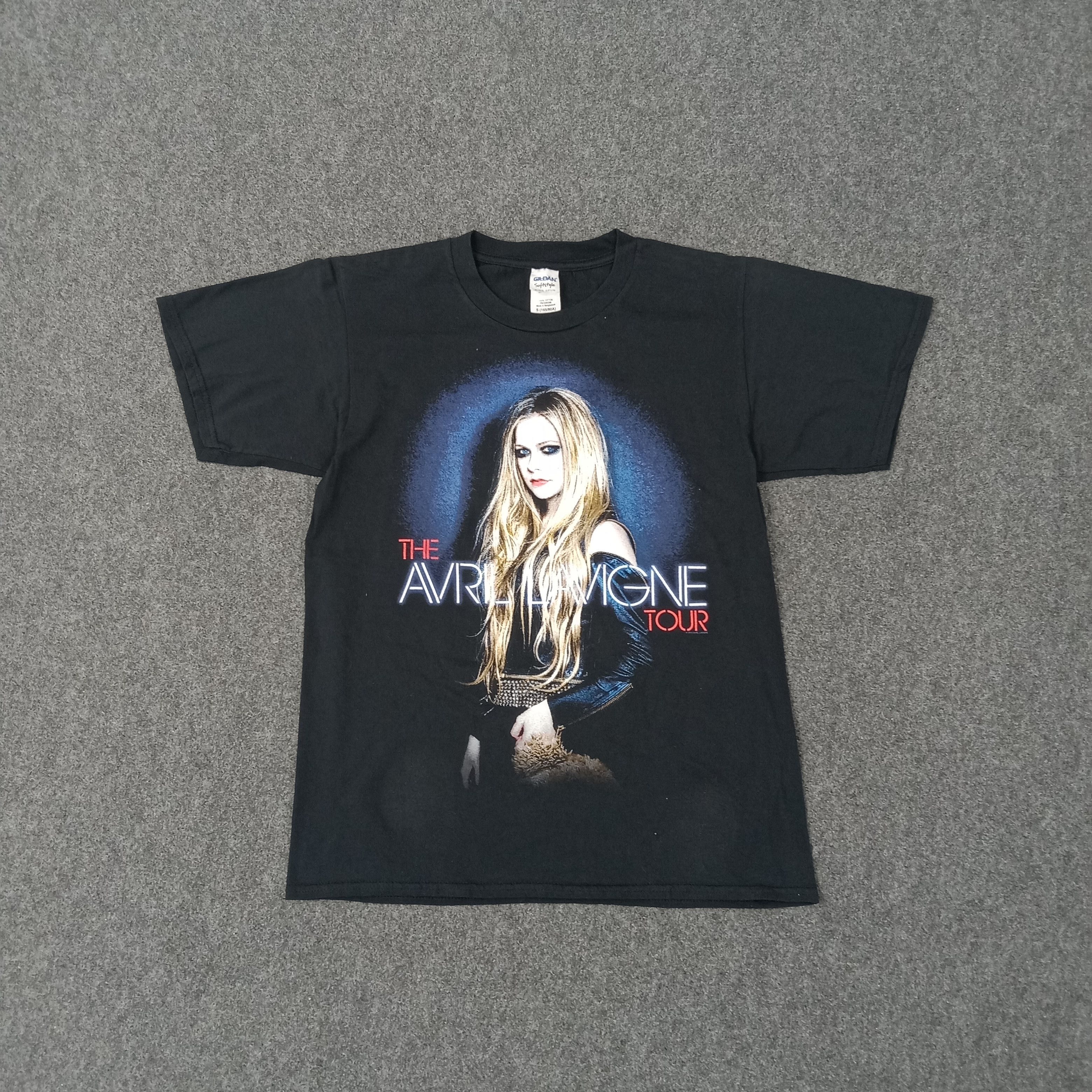 Band Tees The Avril Lavigne Solo Singer Tour 2014 Tshirt C259N18 Size US S / EU 44-46 / 1 - 1 Thumbnail