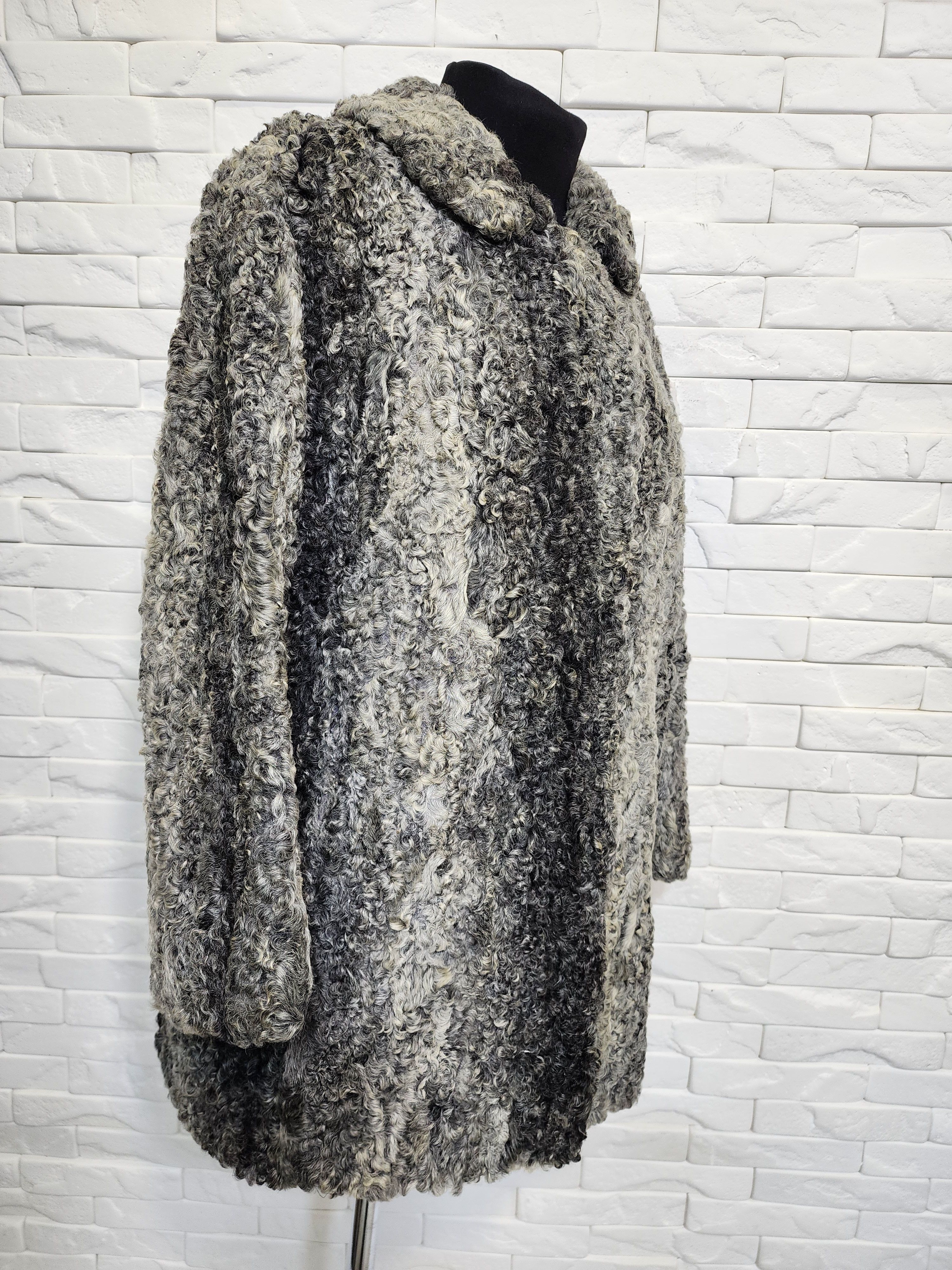 Furla Gray Sheep Fur Coat: Women's Vintage Outerwear Size XL / US 12-14 / IT 48-50 - 3 Thumbnail