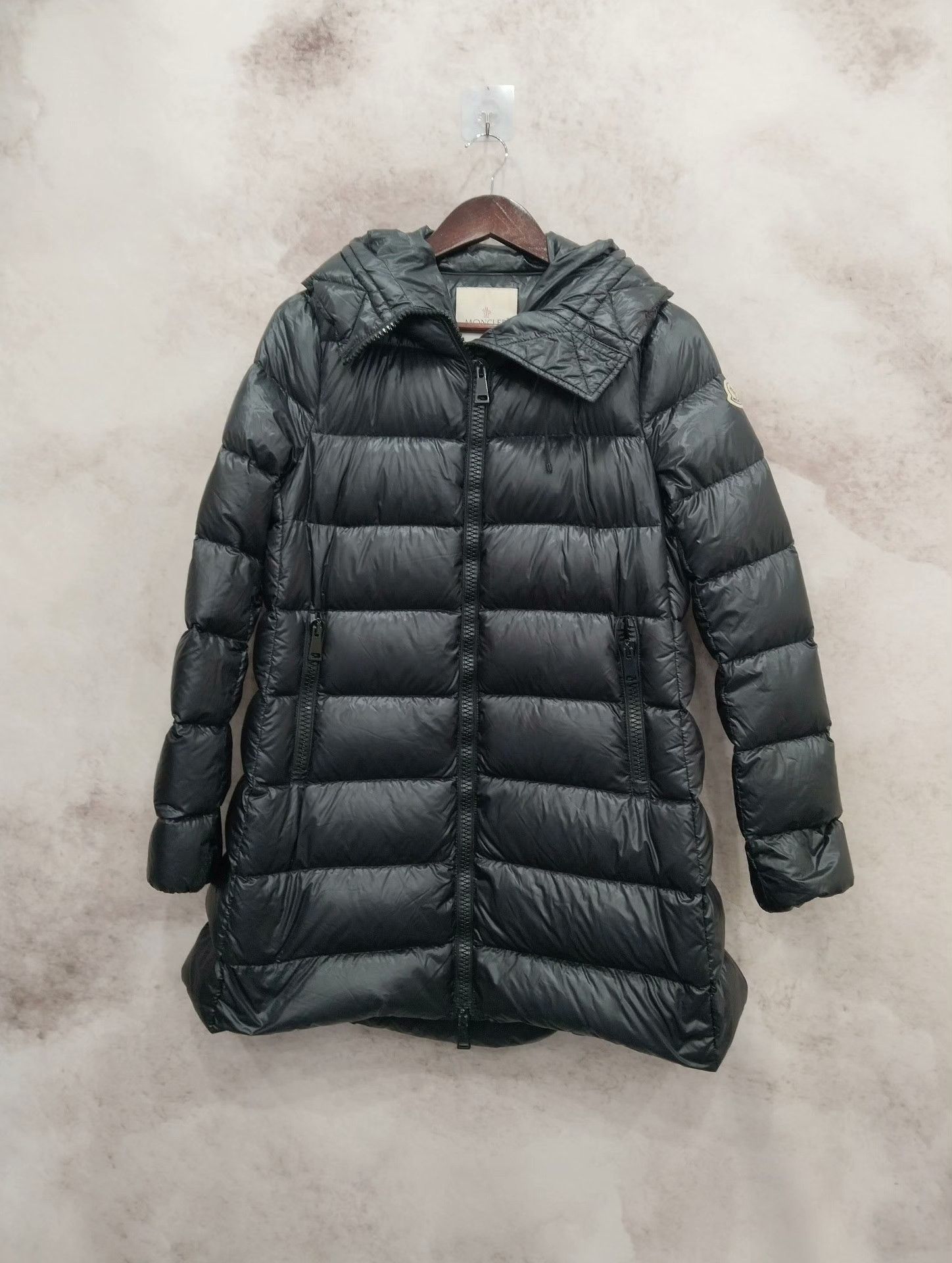 Moncler Moncler Down Down Jacket M Women Size M / US 6-8 / IT 42-44 - 1 Thumbnail