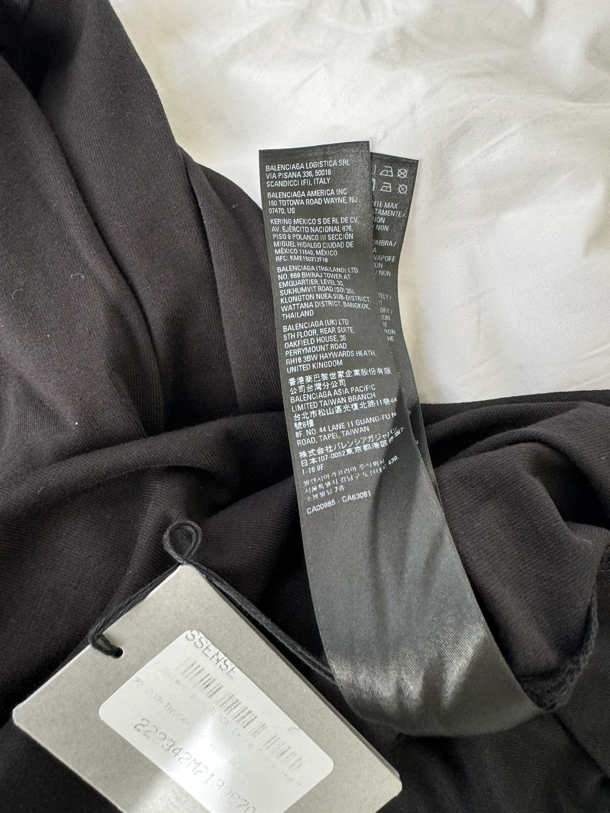 Balenciaga BALENCIAGA Black Oversized T-Shirt Size US M / EU 48-50 / 2 - 7 Thumbnail